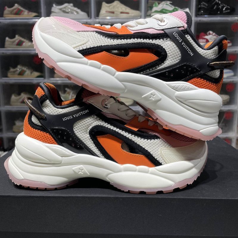Louis Vuitton Louis Vuitton Run 55 Casual Sneakers for Women -2505 Size US 6 / IT 36 - 3 Thumbnail