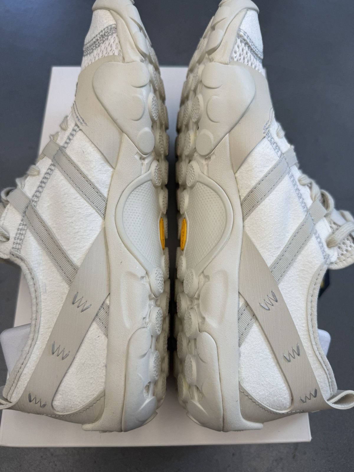 New Balance 2025 New Balance MT10 District Vision Cloud Dancer Size US 9 / EU 42 - 3 Thumbnail
