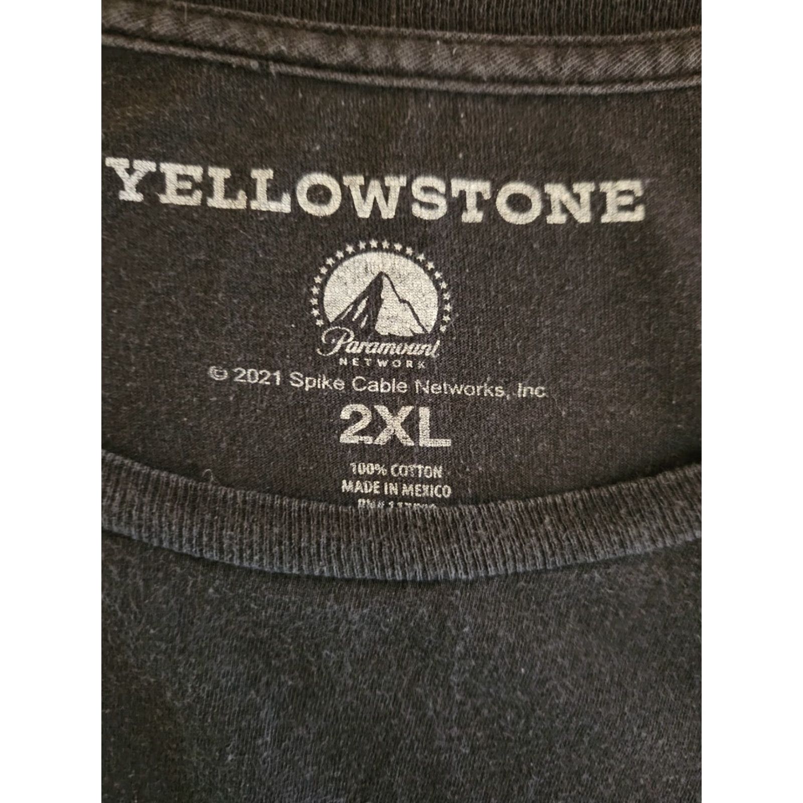 Vintage Paramount Yellowstone Dutton Ranch Montana T-Shirt 2XL Black Coffee/Yellow Logo Graphic Print Men Regular Short Sleeve Round Neck T-Shirt Size US XXL / EU 58 / 5 - 2 Thumbnail