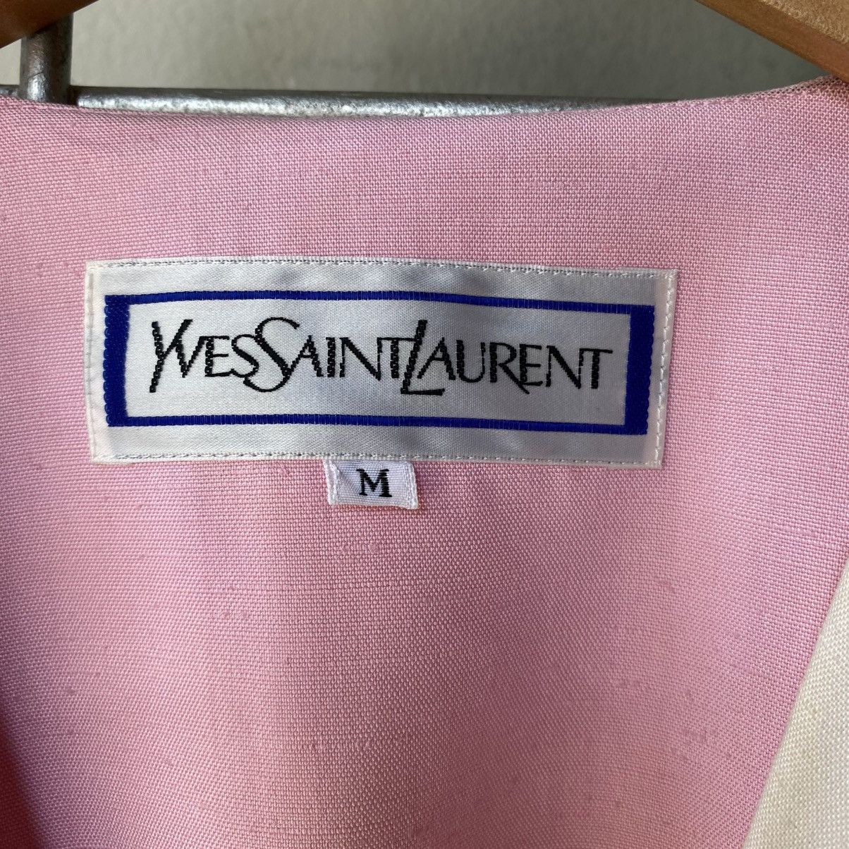 Yves Saint Laurent YVES Saint Laurent Sweet Pink Silk Blazer with White Collar Size M / US 6-8 / IT 42-44 - 7 Thumbnail
