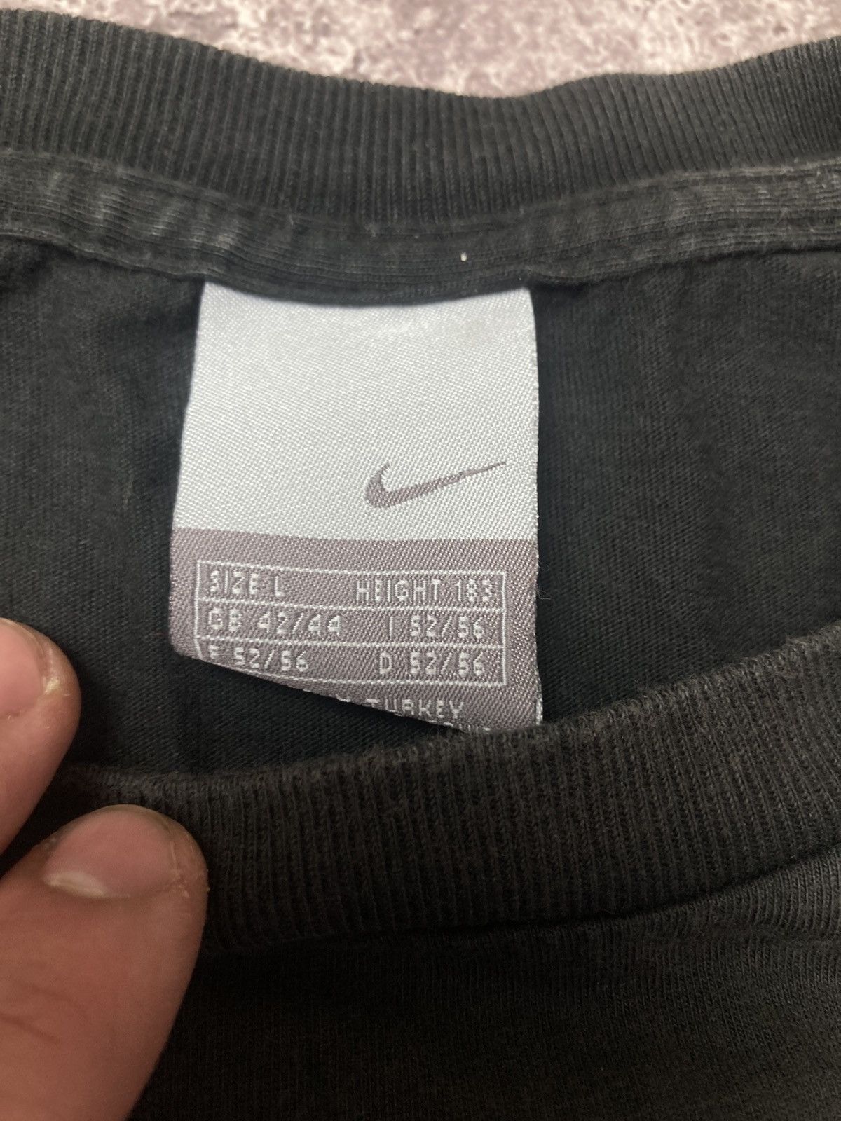 Nike × Vintage Vintage 00’s Nike T-Shirt Football Art Boots Size US L / EU 52-54 / 3 - 4 Thumbnail