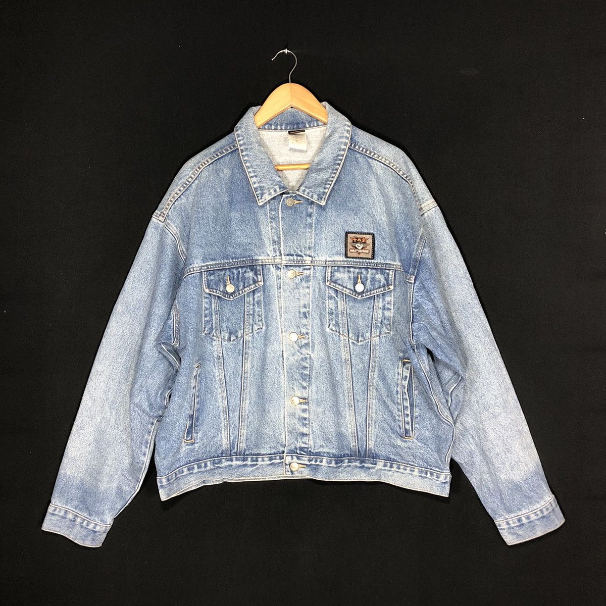 Harley Davidson × Vintage × Warner Bros Harley Davidson Motorcycle Warner Bros 2000 Trucker Jacket Size US XL / EU 56 / 4 - 1 Thumbnail