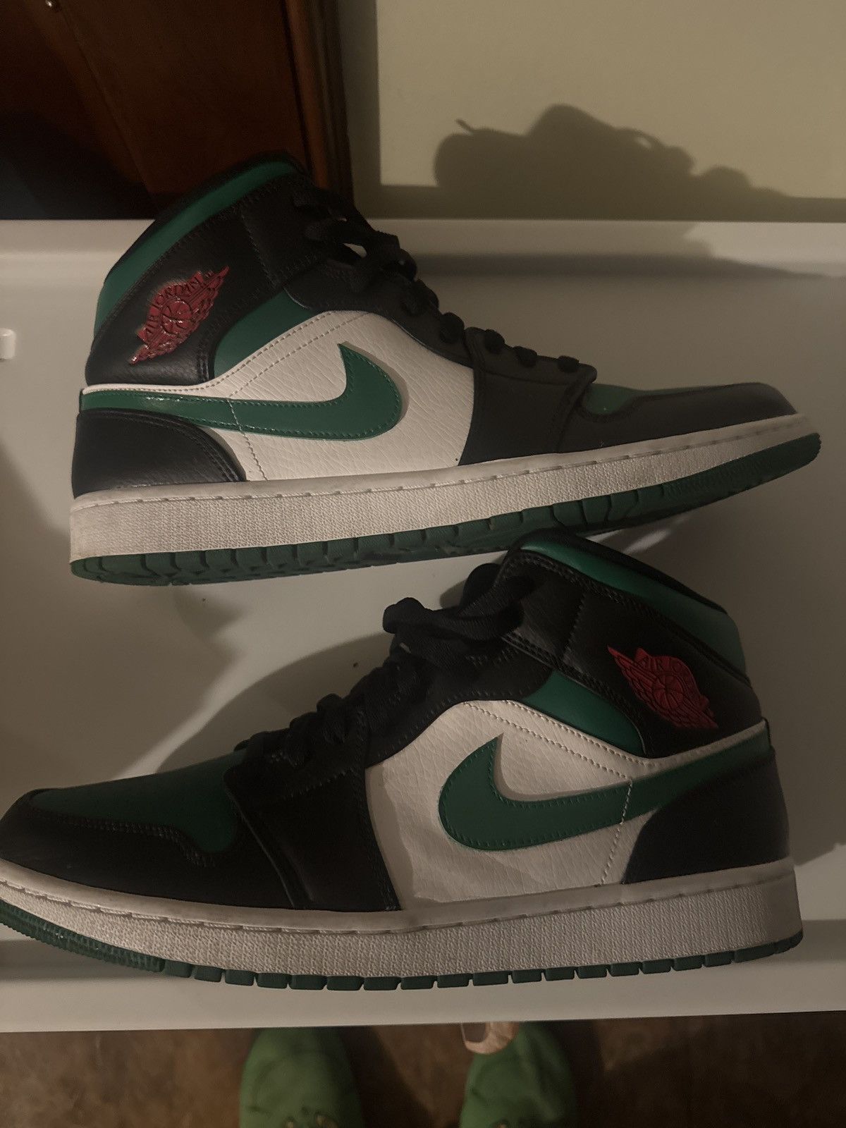 Jordan Brand Air Jordan 1 Mid Size US 13 / EU 46 - 4 Thumbnail