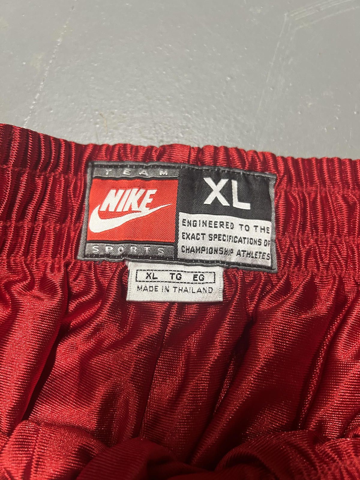 Nike Nike Team Sports Men's Athletic Shorts - Navy & Red Size US 36 / EU 52 - 4 Thumbnail
