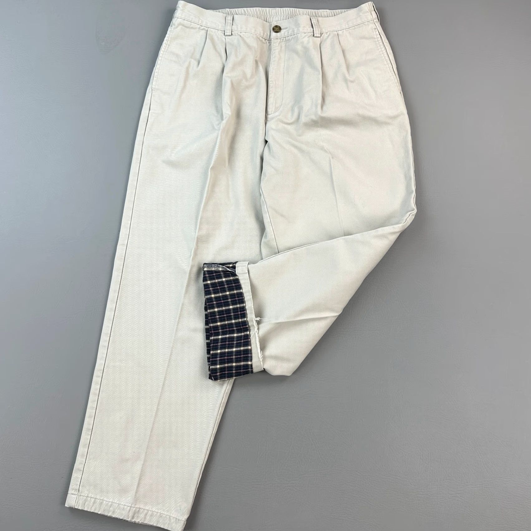 Vintage VINTAGE LL Bean Pants Mens 37x32 37x31 Double L Flannel Lined Pleated Comfort Waist Chino Beige Regular Mens Size US 37 - 2 Thumbnail