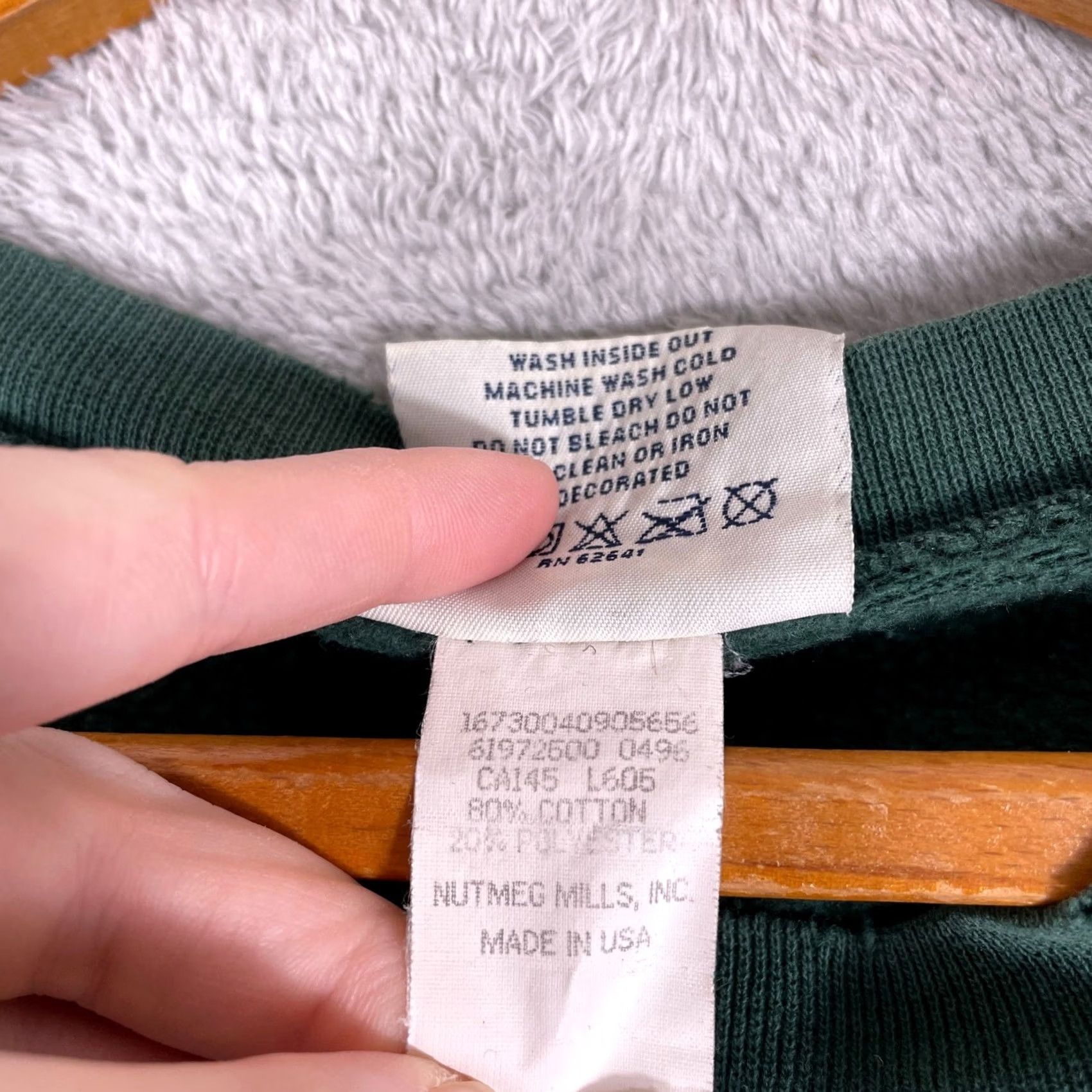 NFL VINTAGE Green Bay Packers Crewneck Sweatshirt Mens XL NFL Lee Sport Sweatshirt Crew Neck Green Football Distressed Cuffs Graphic Print USA Size US XL / EU 56 / 4 - 6 Thumbnail