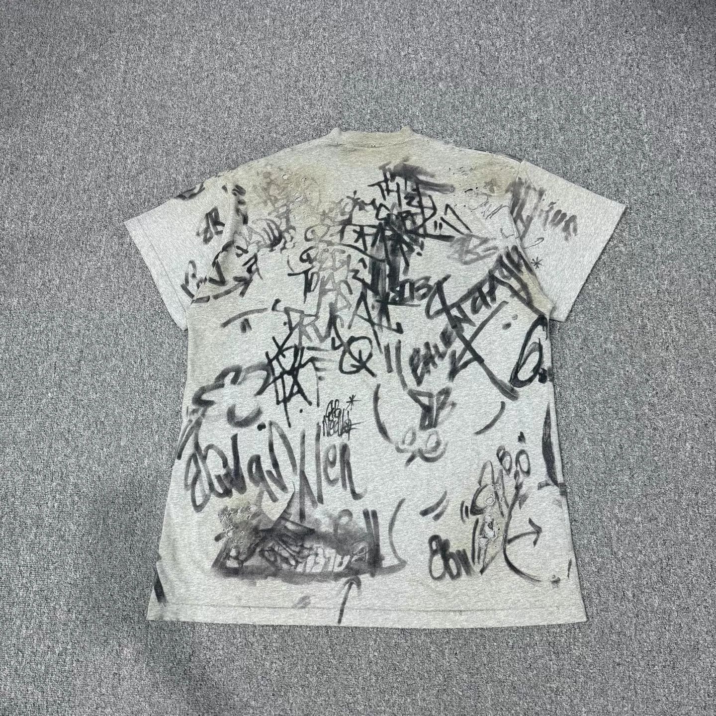 Balenciaga Balenciaga graffiti letter patch crew short tee L Size US L / EU 52-54 / 3 - 2 Thumbnail