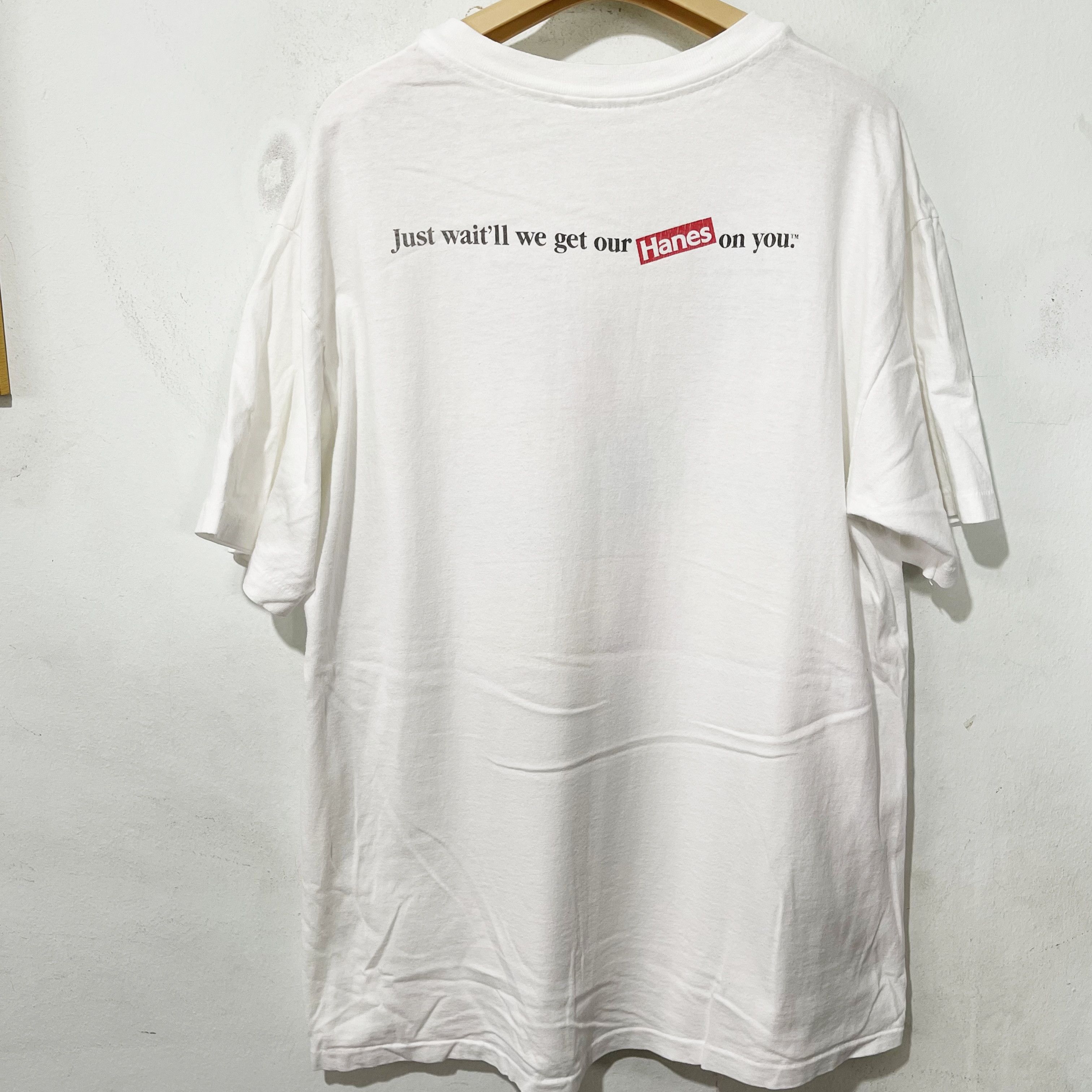 Vintage Vintage 90s Hanes “Hands Around the Earth” Promo T-Shirt Size US L / EU 52-54 / 3 - 3 Thumbnail