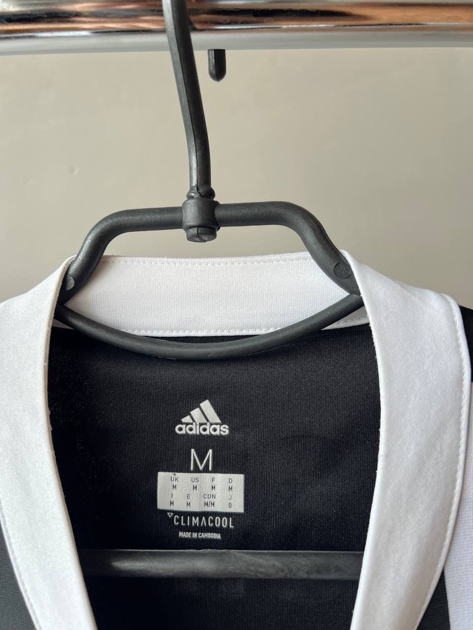 Adidas 2017/18 JUVENTUS FC HOME SOCCER JERSEY FOOTBALL SHIRT ADIDAS Size US M / EU 48-50 / 2 - 6 Thumbnail