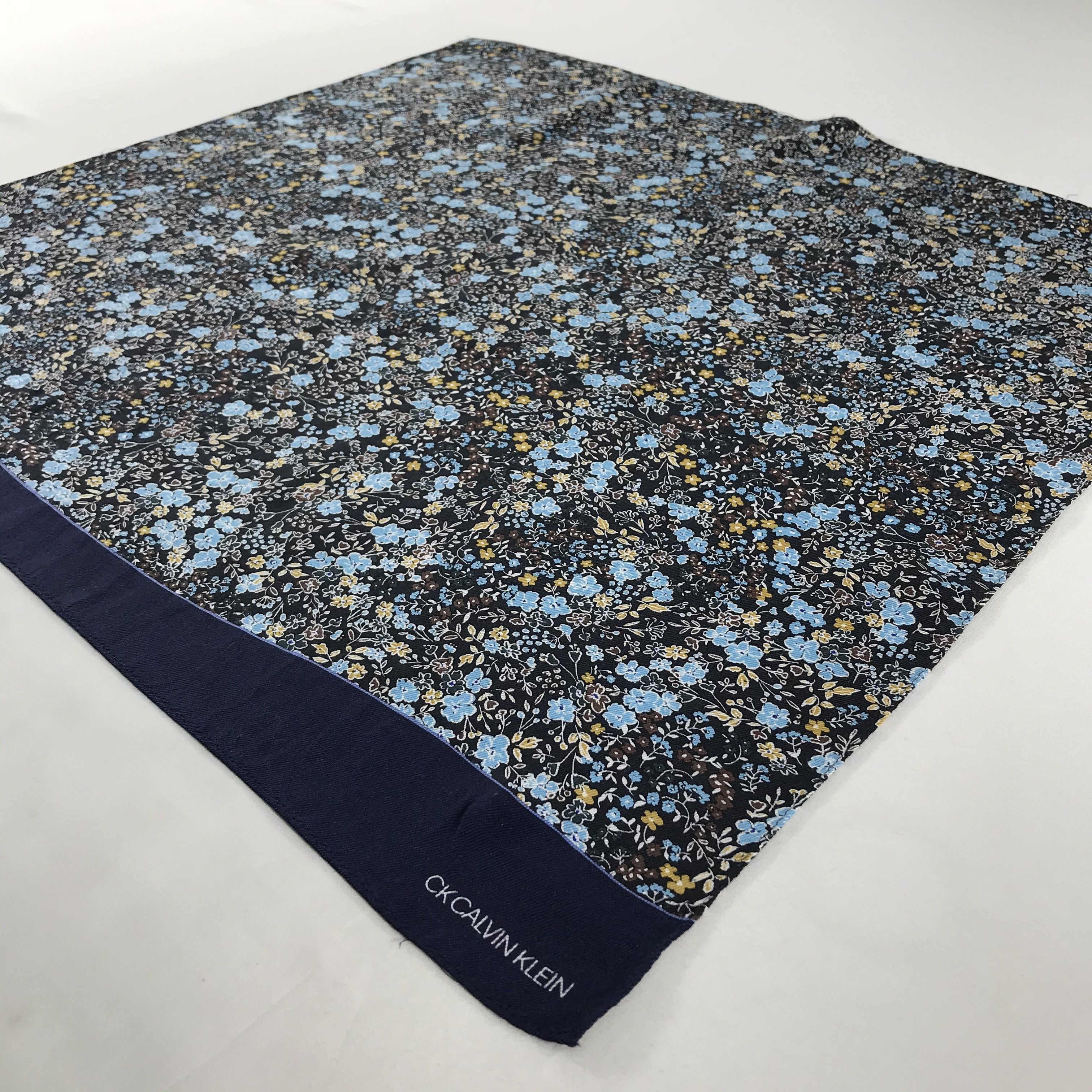 Calvin Klein Vintage Calvin Klein Silk Scarf Size ONE SIZE - 3 Thumbnail