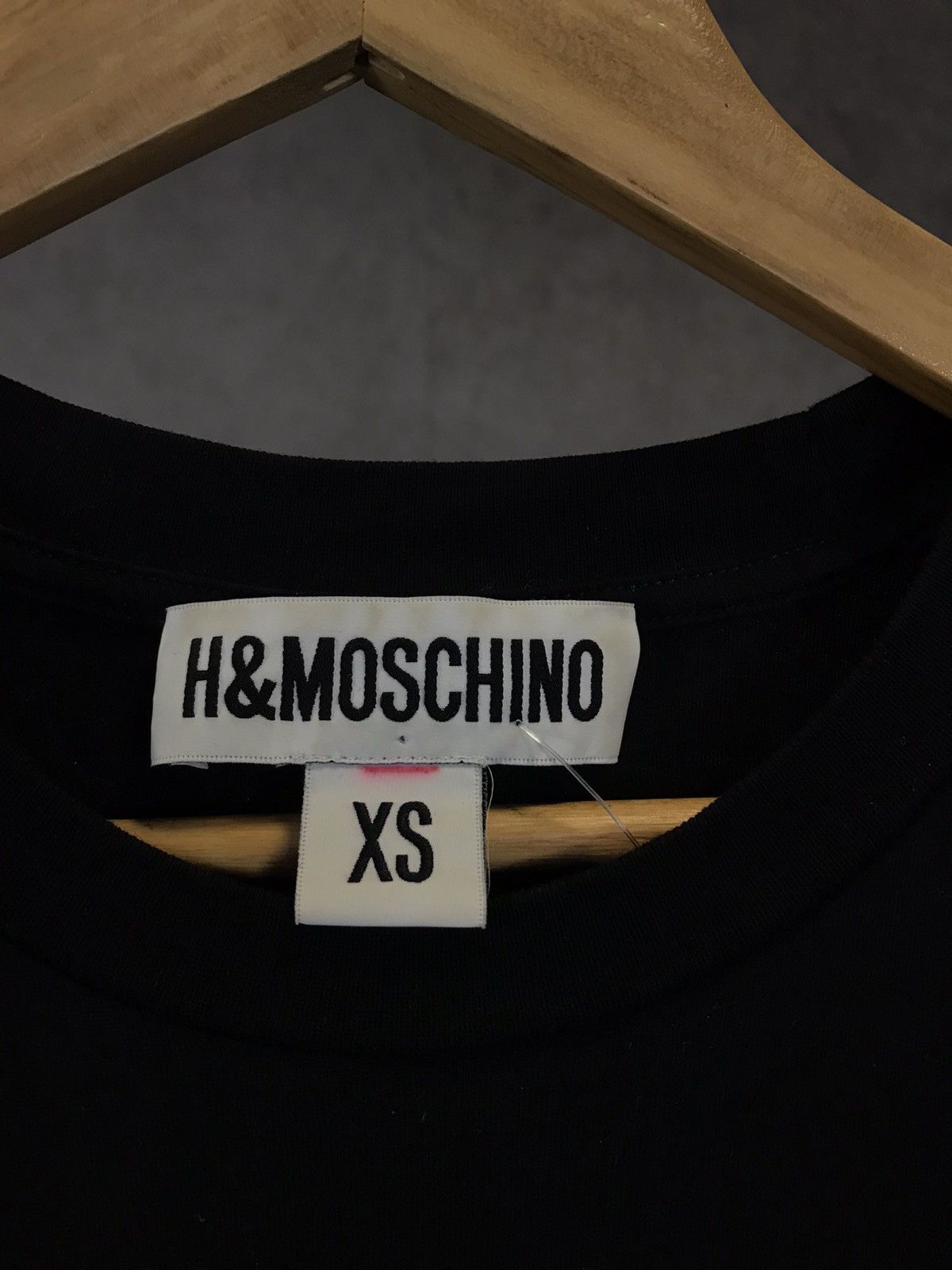 H&M × Moschino Moschino x H&M MTV designer tee Size US XS / EU 42 / 0 - 4 Thumbnail