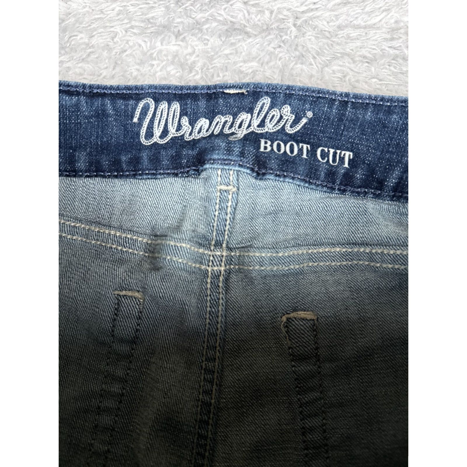 Wrangler Wrangler Jeans Bootcut Women 9 Blue Denim 30x32 Dark Wash Cotton Blend 5-Pocket Distressed Stretch Boots Casual Western Wrangler Size 30" / US 8 / IT 44 - 6 Thumbnail