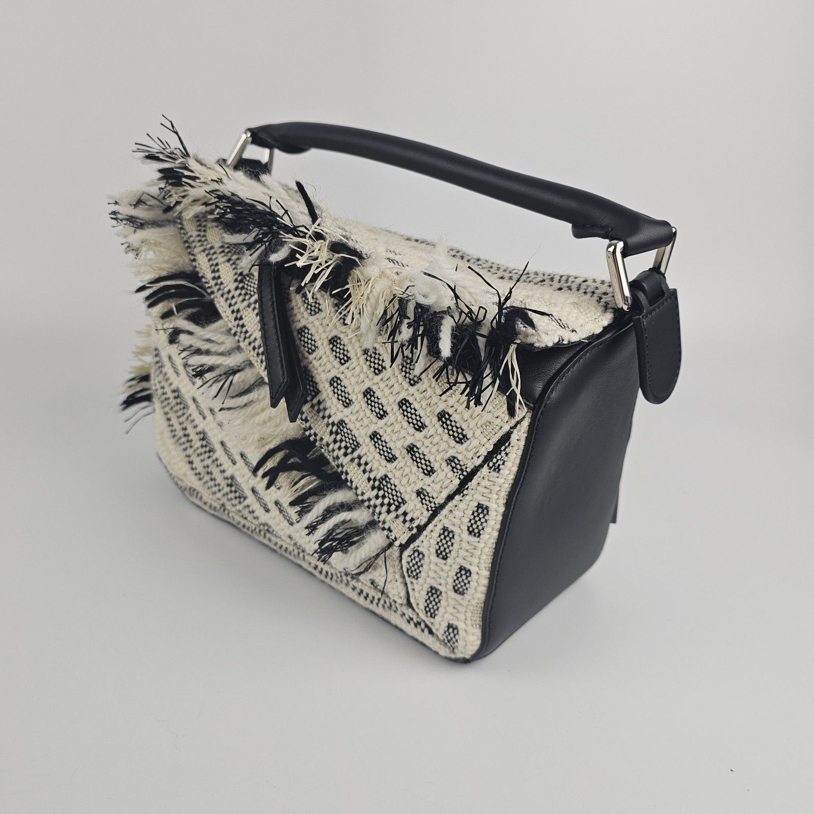 Loewe LOEWE Puzzle Small $5150 Black/White Woven Top Handle Bag Ne Size ONE SIZE - 3 Thumbnail