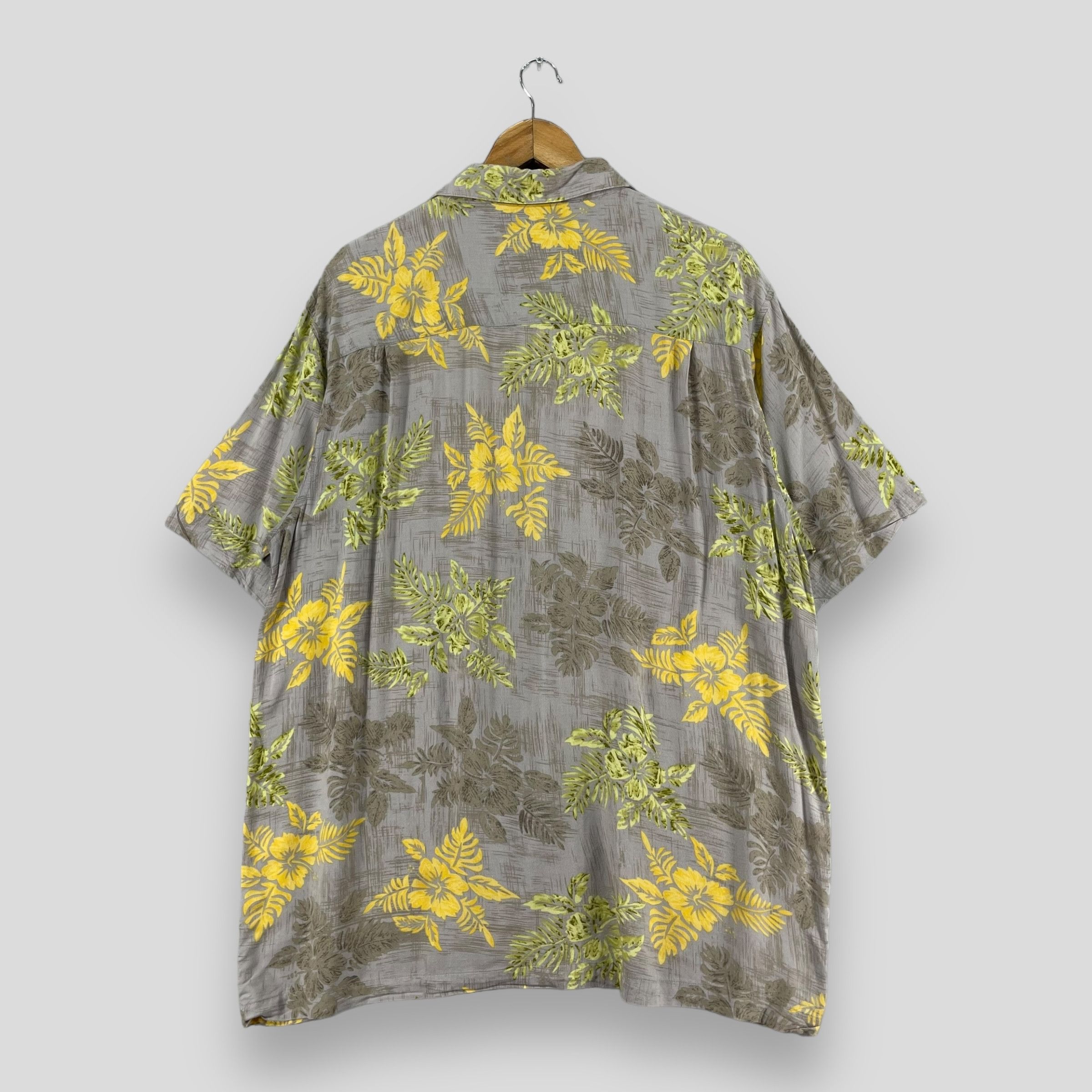 Aloha Tropical Floral Hibiscus Motive Rayon Button Up Shirt
