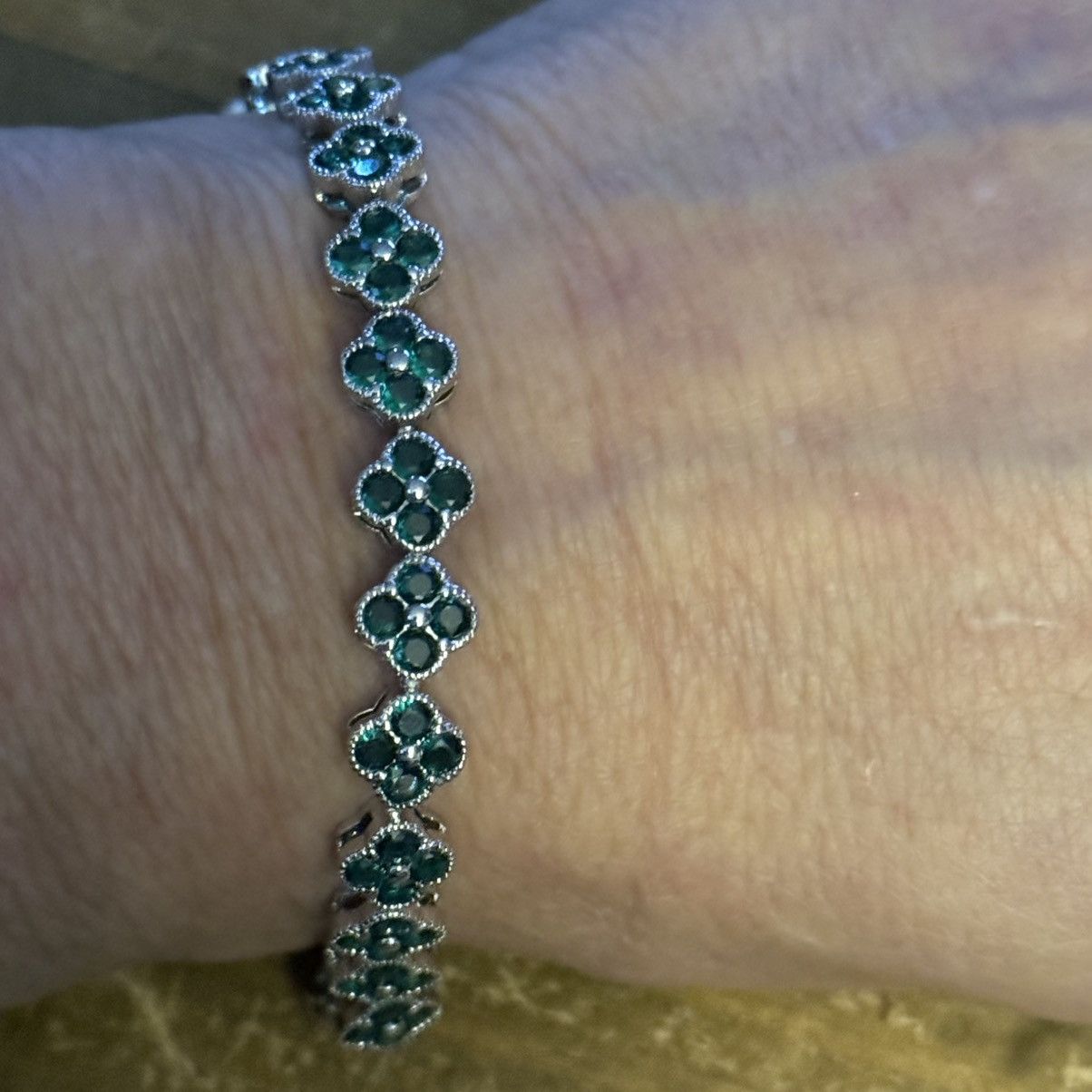 Other Silver tone emerald clovers tennis bracelet Size ONE SIZE - 3 Thumbnail