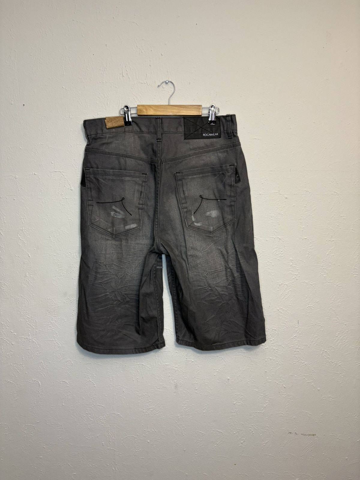 Rocawear Y2K Rocawear grey jorts Size 32 Size US 32 / EU 48 - 1 Thumbnail