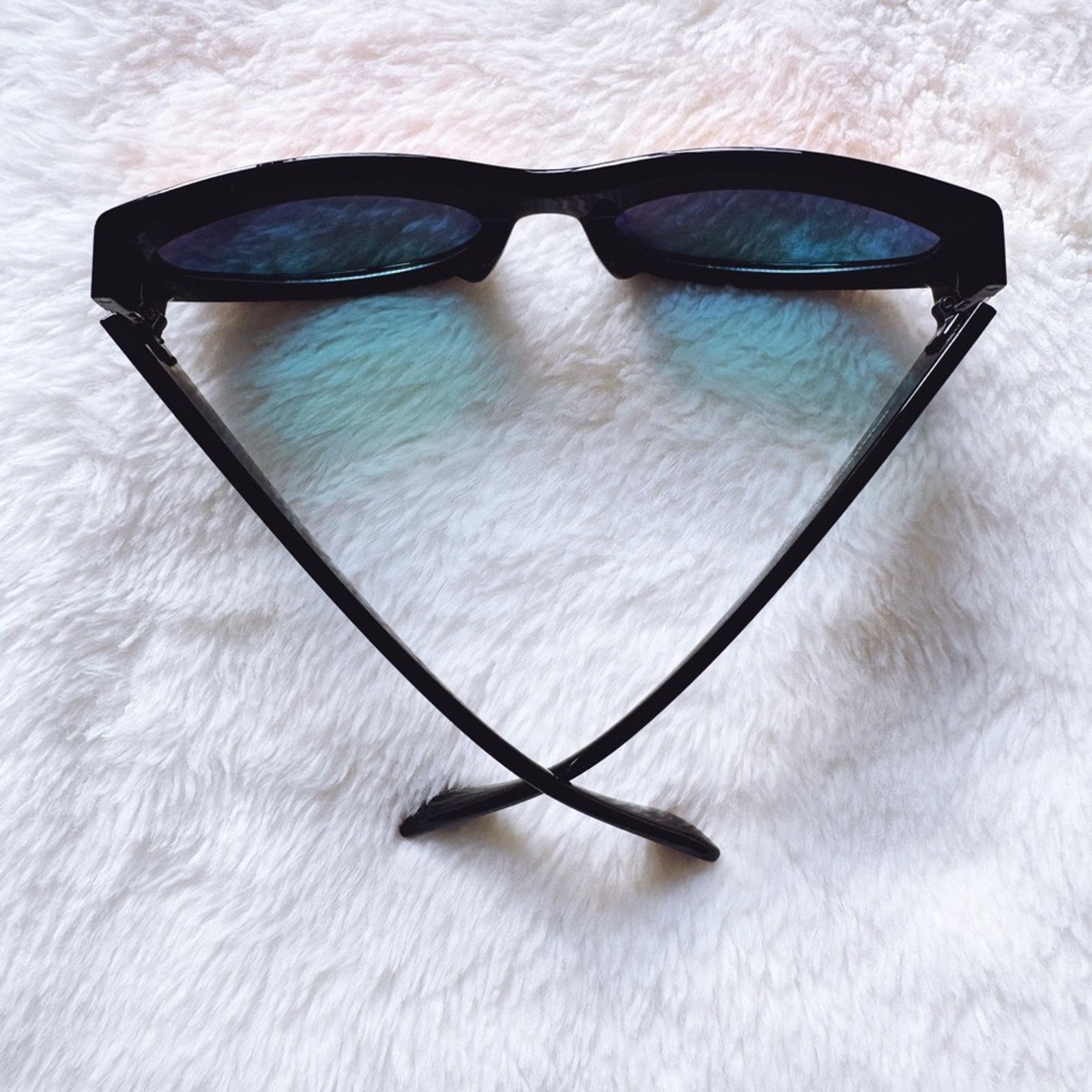 Other Francis Mirrored Red with Black Rim Sunglasses Size ONE SIZE - 12 Thumbnail