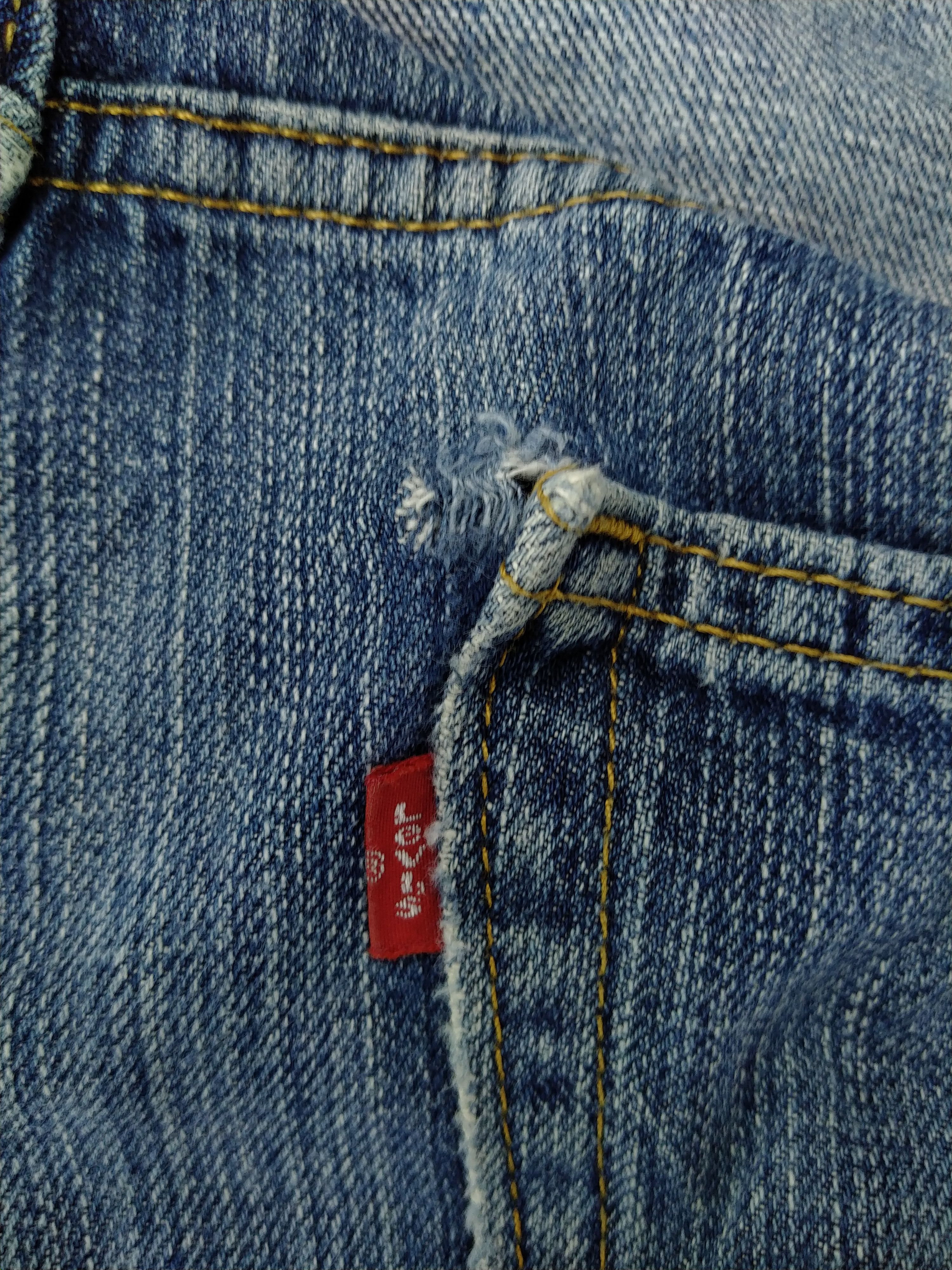 Levi's Distressed Vintage Levi's 559 Relaxed 39x32 Denim -JN327 Size US 39 - 11 Thumbnail