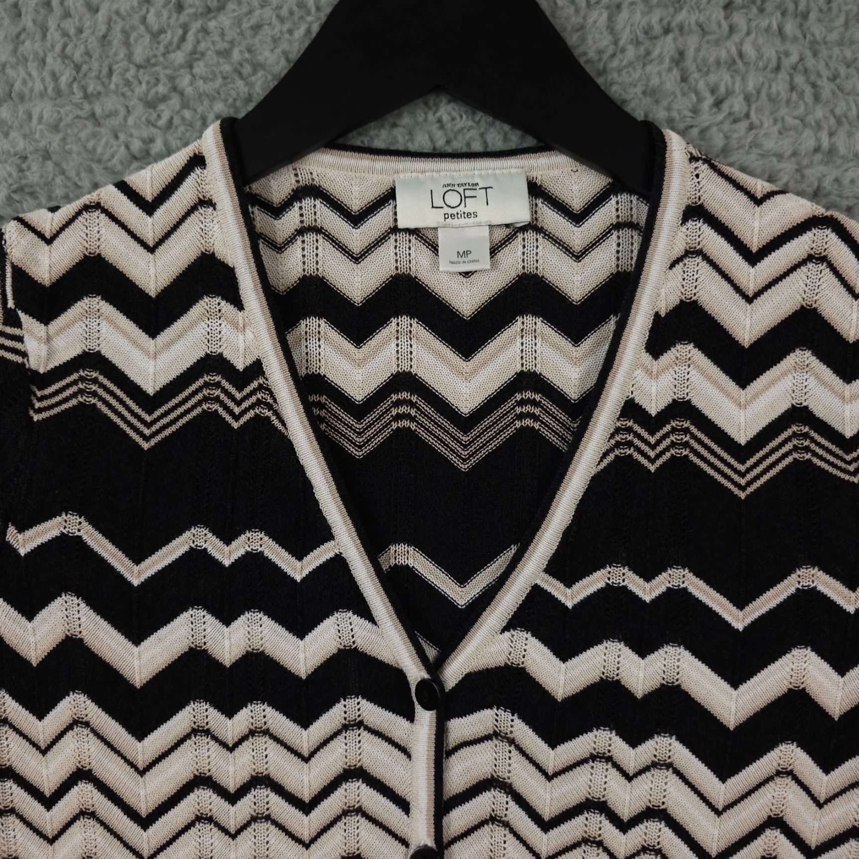 Loft LOFT Sweater Womens MP Black Beige Chevron Striped Button Up V Neck Size M / US 6-8 / IT 42-44 - 7 Thumbnail