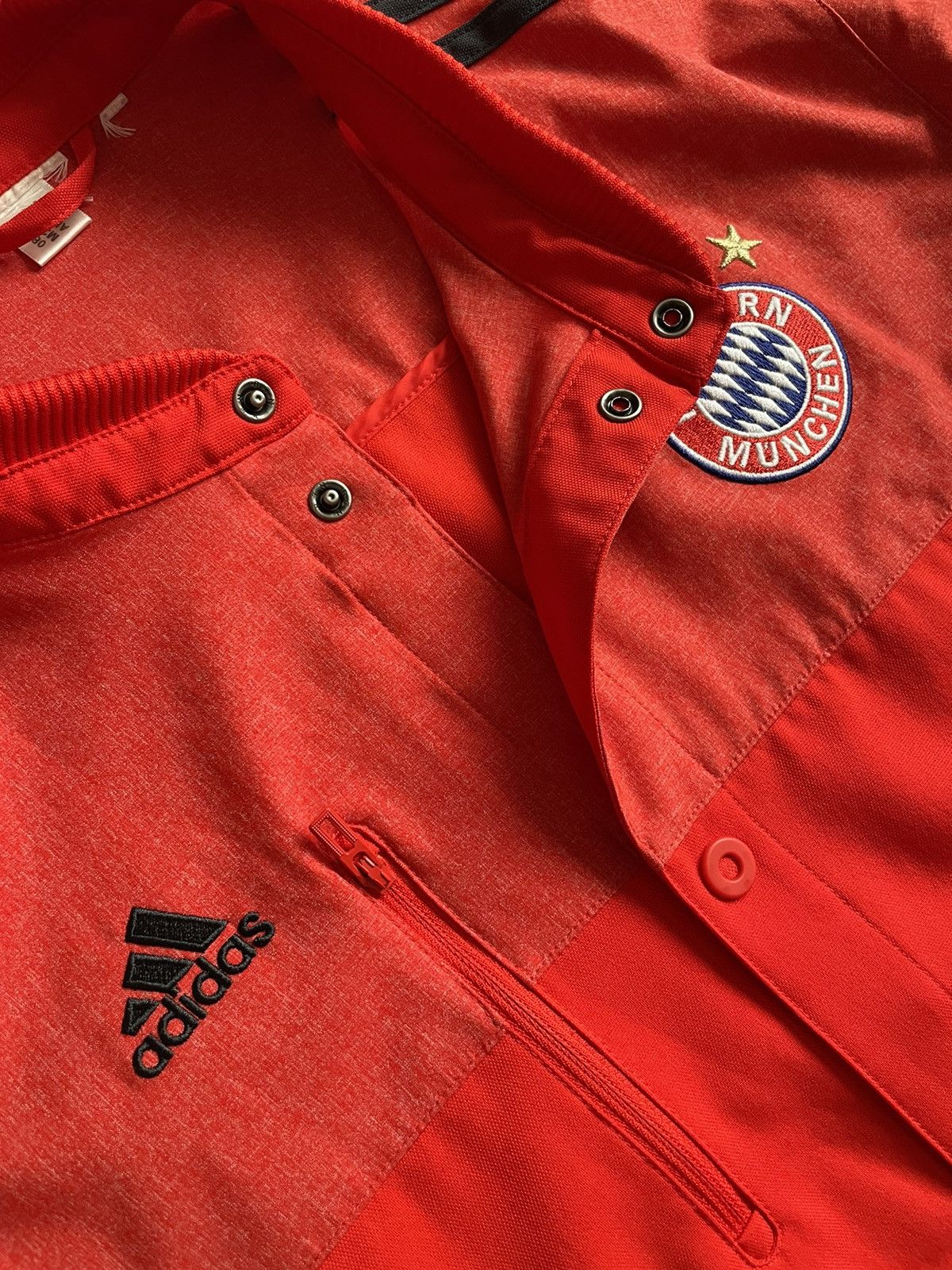 Vintage Adidas Bayern Munchen Zip Tracktop Jacket Y2K L Size US L / EU 52-54 / 3 - 6 Thumbnail