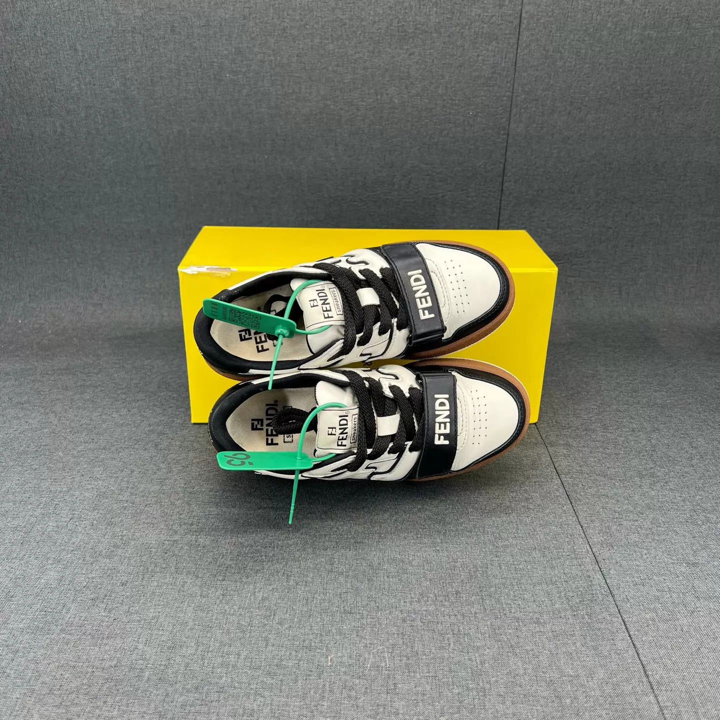 Fendi FENDI Match Black/White/Beige 35.5 99 New Size US 5 / IT 35 - 3 Thumbnail
