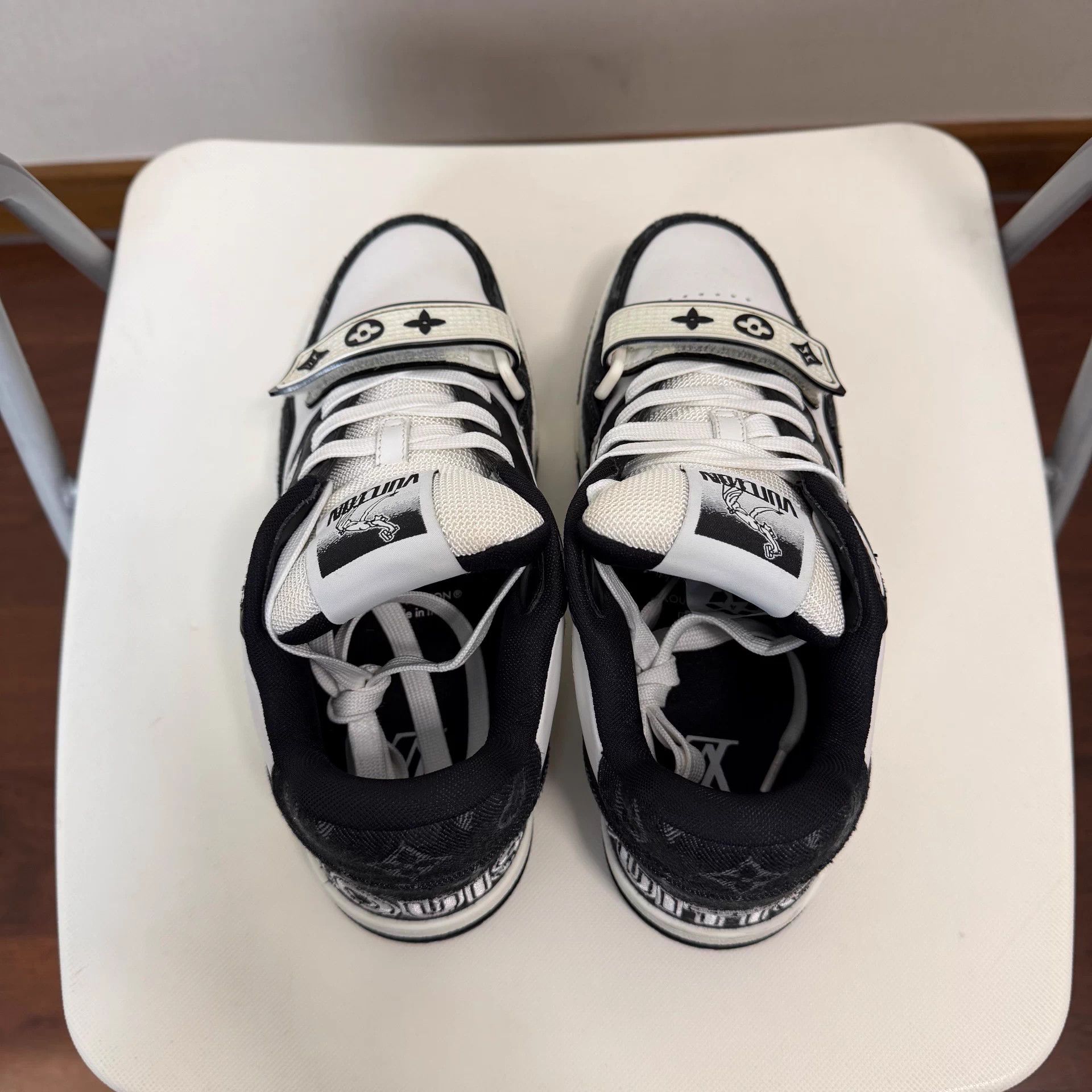 Louis Vuitton LOUIS VUITTON Women's Monogram Mid Trainer 38 B&W Size US 7 / IT 37 - 4 Thumbnail