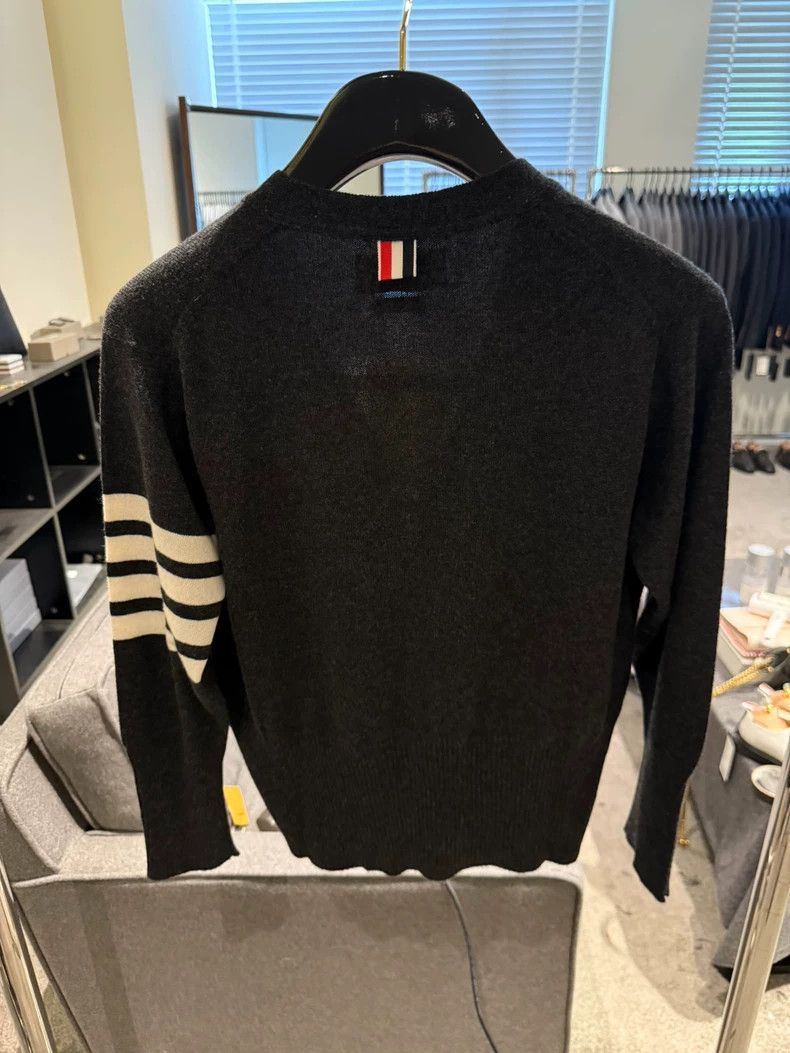 Thom Browne Thom Browne size2 Cashmere cardigan Size US M / EU 48-50 / 2 - 2 Thumbnail