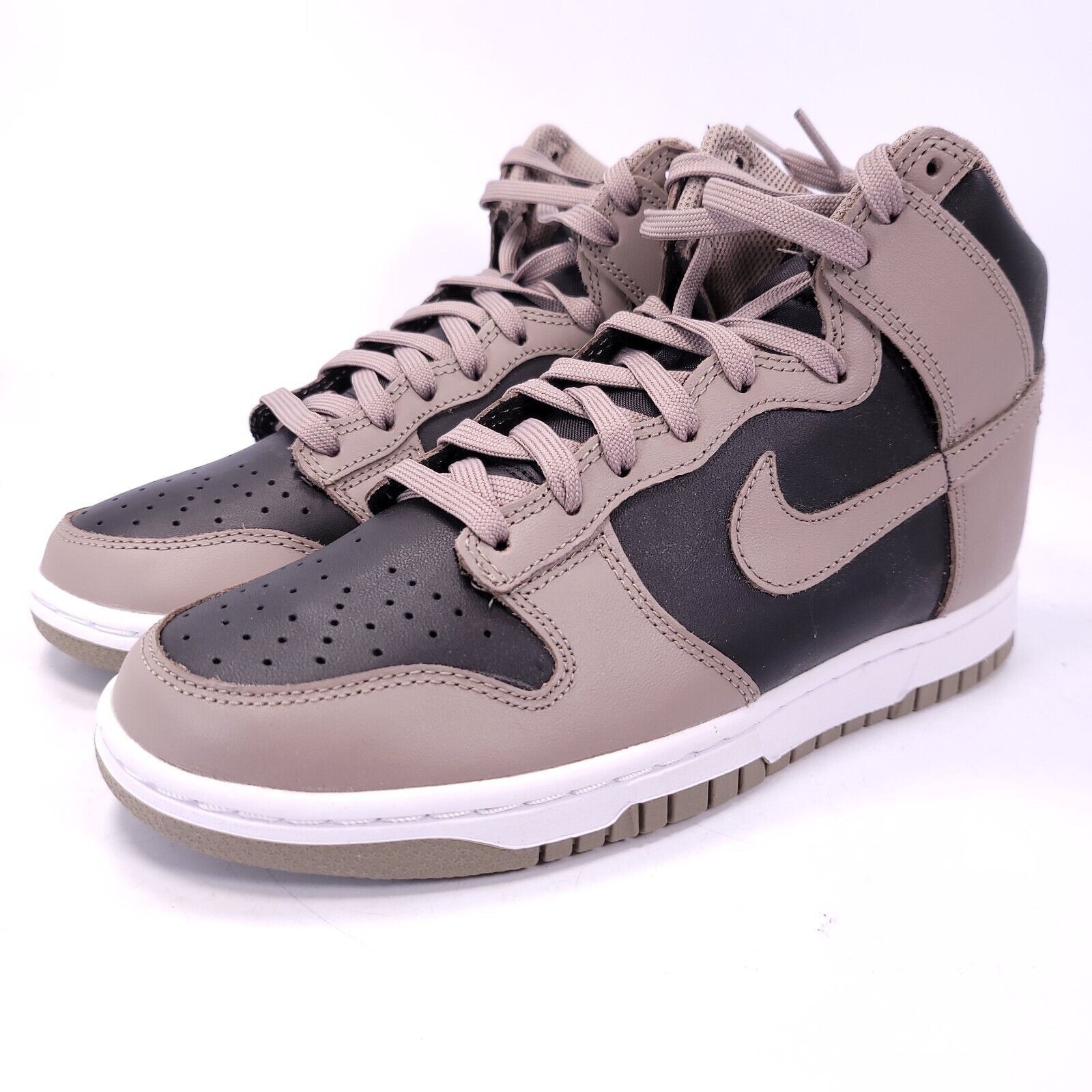 Nike Nike Dunk High Basketball Shoe Womens Size 7 DD1869-002 Size US 7 / IT 37 - 1 Thumbnail