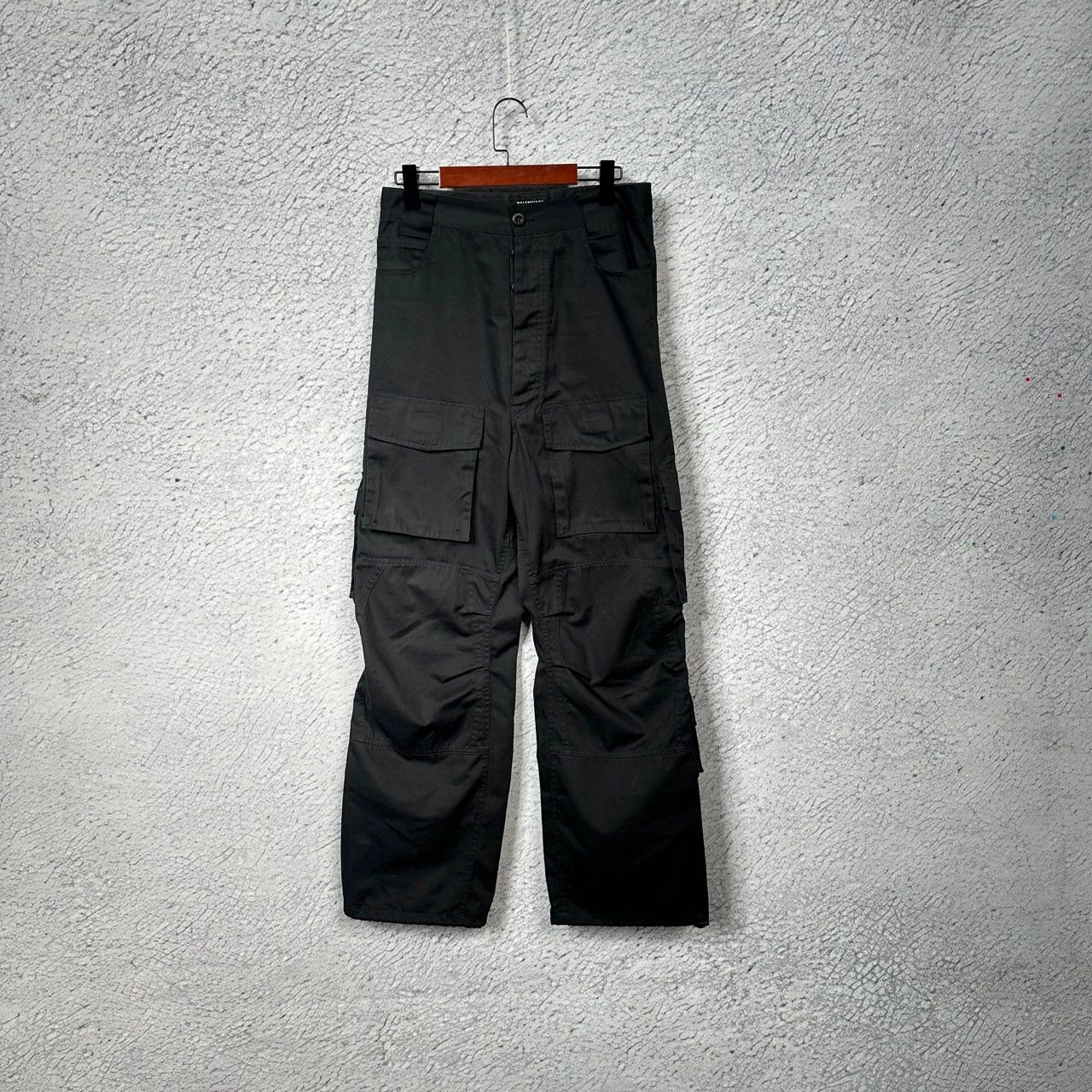 Balenciaga balenciaga casual multi-pocket pants for men Size US 28 / EU 44 - 1 Thumbnail