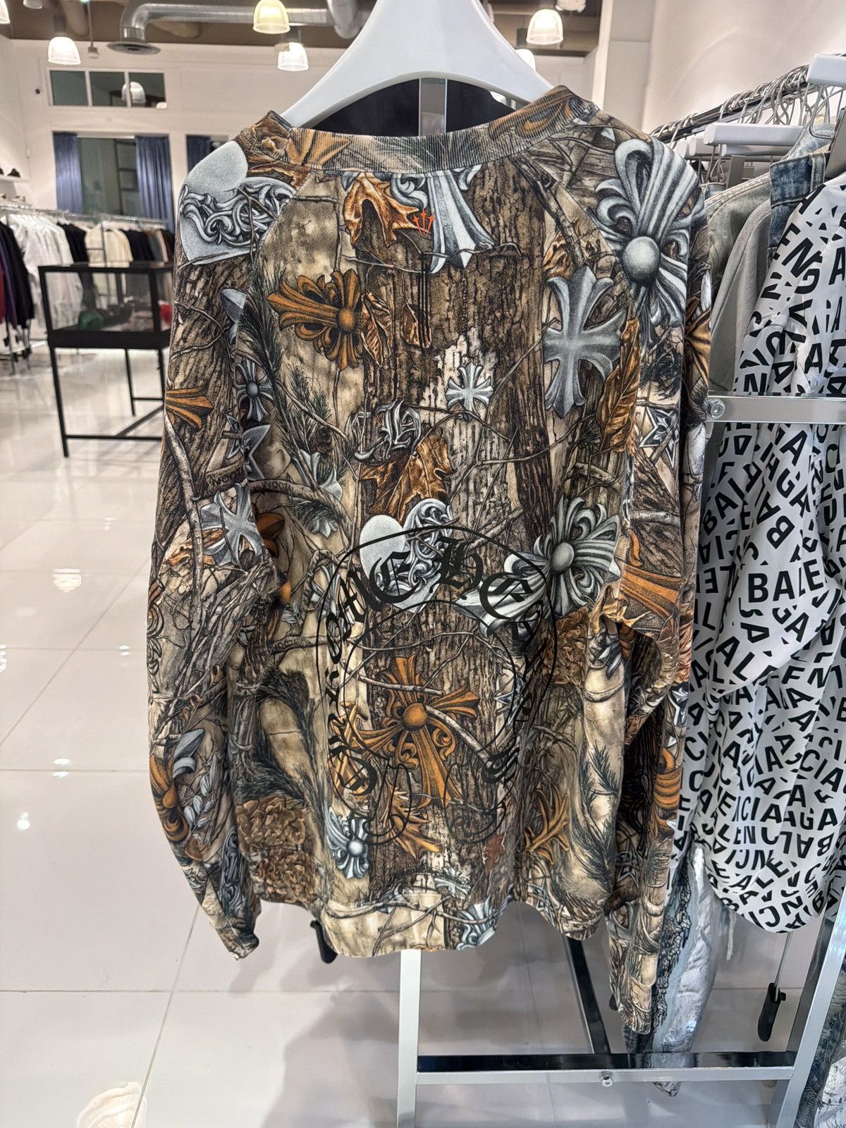Chrome Hearts × NOCTA × Nike Chrome Hearts Nocta Tree Camo Horseshoe Crewneck Size US L / EU 52-54 / 3 - 1 Thumbnail