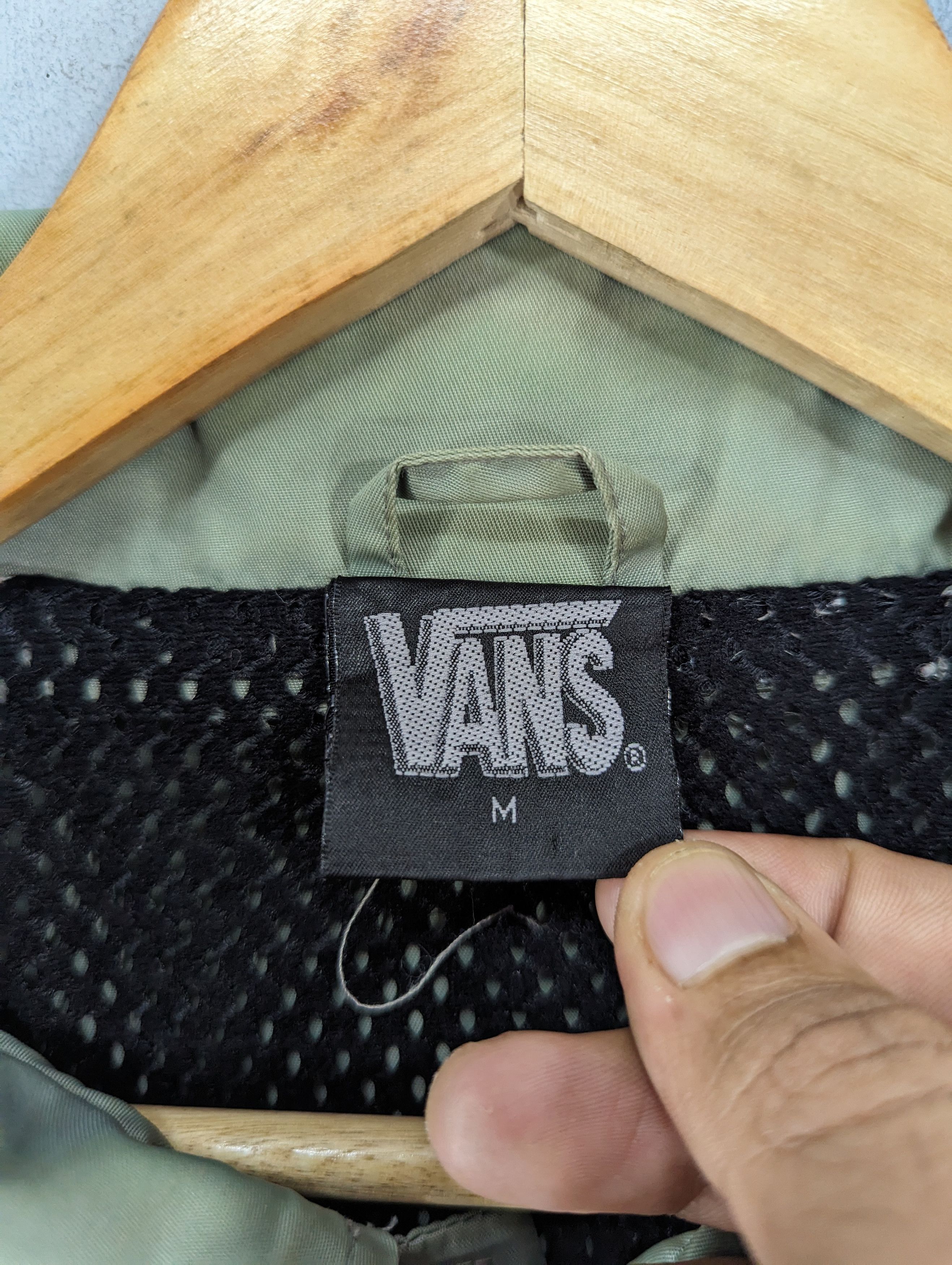 Vans × Vintage Vintage 90s Vans Distressed Coach Jacket Size US L / EU 52-54 / 3 - 16 Thumbnail