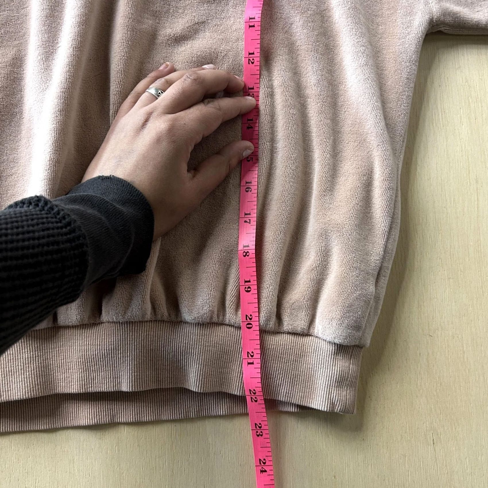 Velour VINTAGE Y2K Mens Velour Soft Beige Basic Pullover Crewneck Sweatshirt Mens Large Size US L / EU 52-54 / 3 - 7 Thumbnail