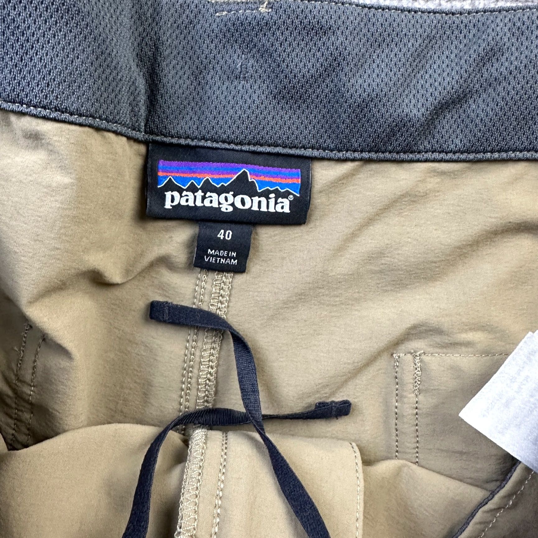 Patagonia Patagonia Quandary Pants Mens 40x31 Beige Tan Cargo Casual Travel 40 in Nylon Zipper Pockets Logo Regular Straight All Seasons Nec Size US 40 / EU 56 - 7 Thumbnail