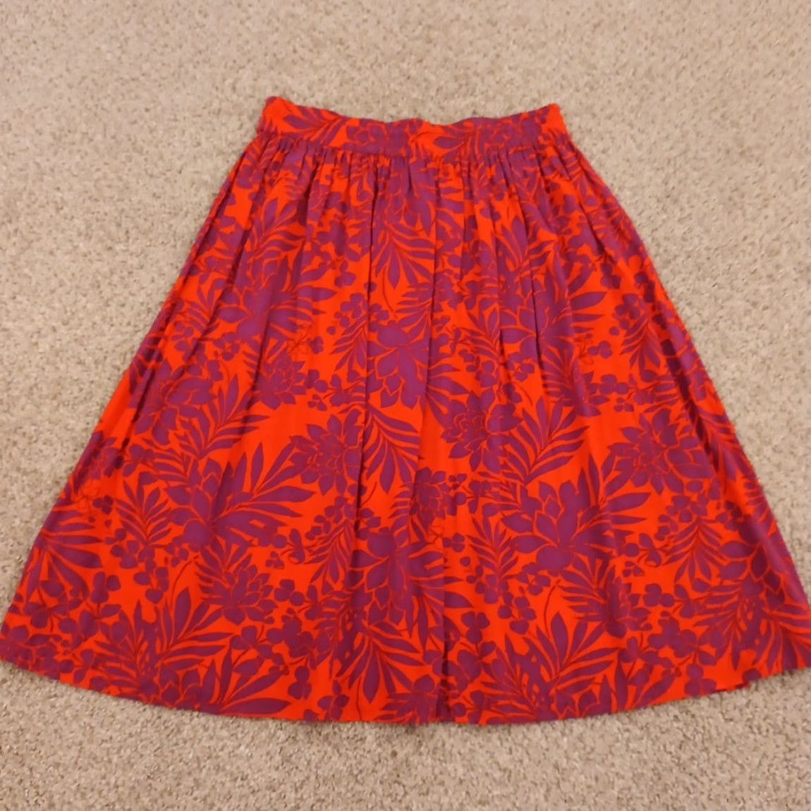 Old Navy Old Navy Skirt Womens S Red Midi A-Line Pleated Floral Rayon Drawstring Reset: Hand Wash Only Size 28" / US 6 / IT 42 - 5 Thumbnail