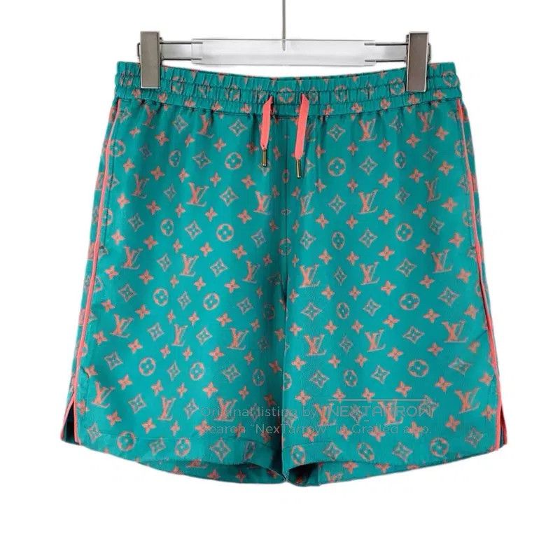 Louis Vuitton Louis Vuitton size US 46 Lake green logo, old flower, print Size US 30 / EU 46 - 1 Thumbnail