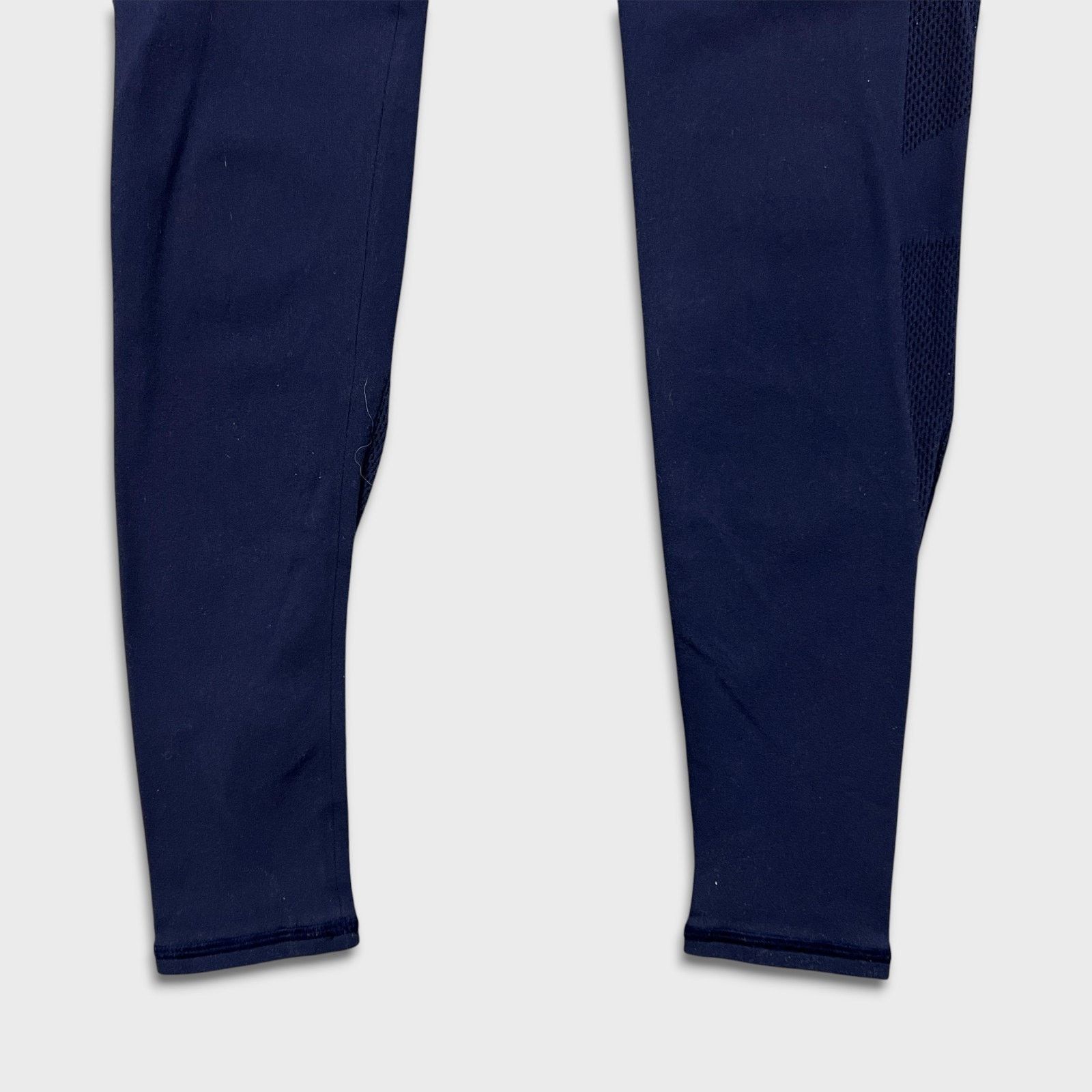 Lululemon Lululemon Reveal 7/8 Tight Mid Rise Seamless Yoga Leggings Size 27" / US 4 / IT 40 - 3 Thumbnail