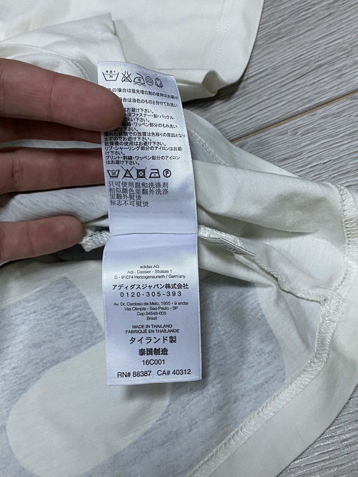 Yohji Yamamoto Y-3 Adidas big logo t-shirt Yohji Yamamoto vintage Size US M / EU 48-50 / 2 - 8 Thumbnail