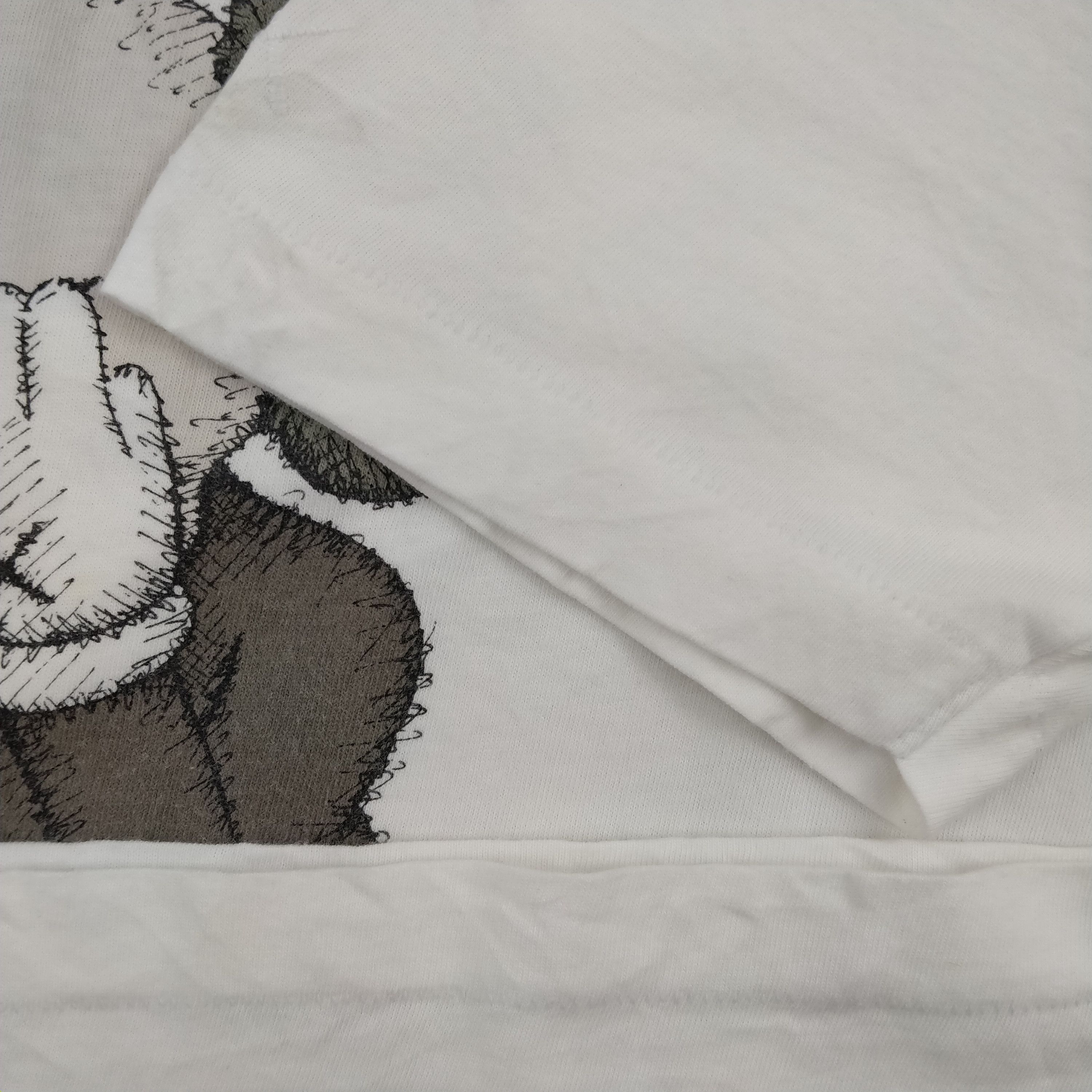 Kaws Kaws Japanese Brand Medium Tshirt - G045 Size US M / EU 48-50 / 2 - 6 Thumbnail