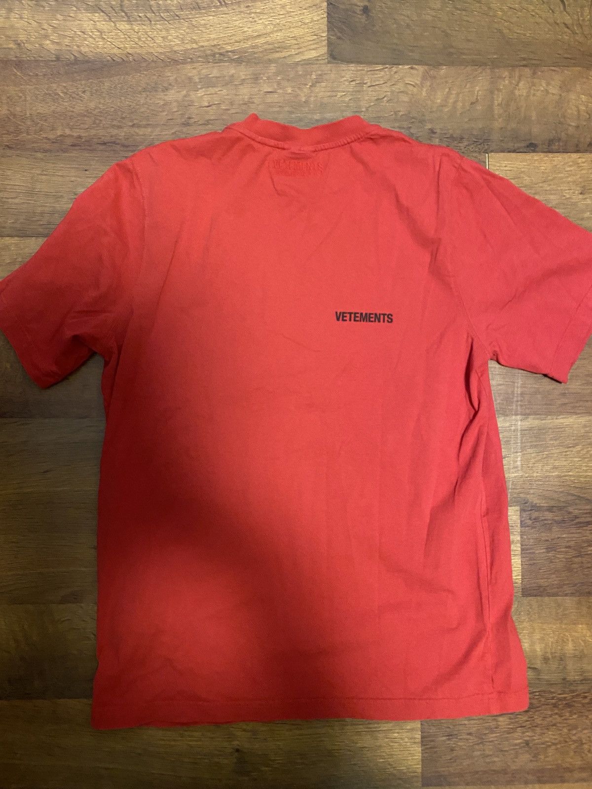 Vetements vetements fw21 red logo tee shirt Size US XS / EU 42 / 0 - 2 Thumbnail
