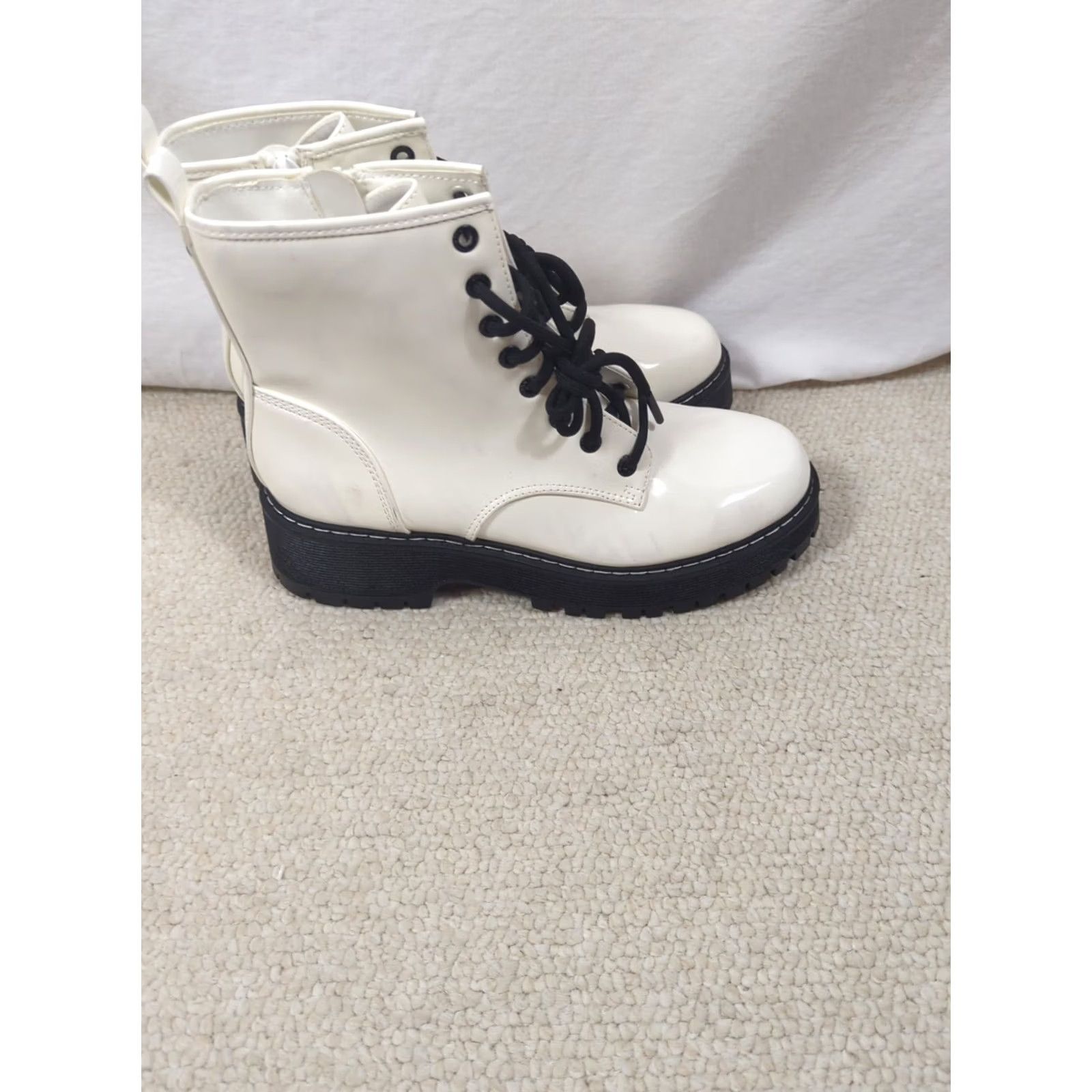 Steve Madden Steve Madden NYC Womens Combat Boots Lug 9 M White Black Ankle Chunky Lace Up Platform 1.25in Rubber Heel 2in Memory Foam Shoes Size US 9 / IT 39 - 4 Thumbnail