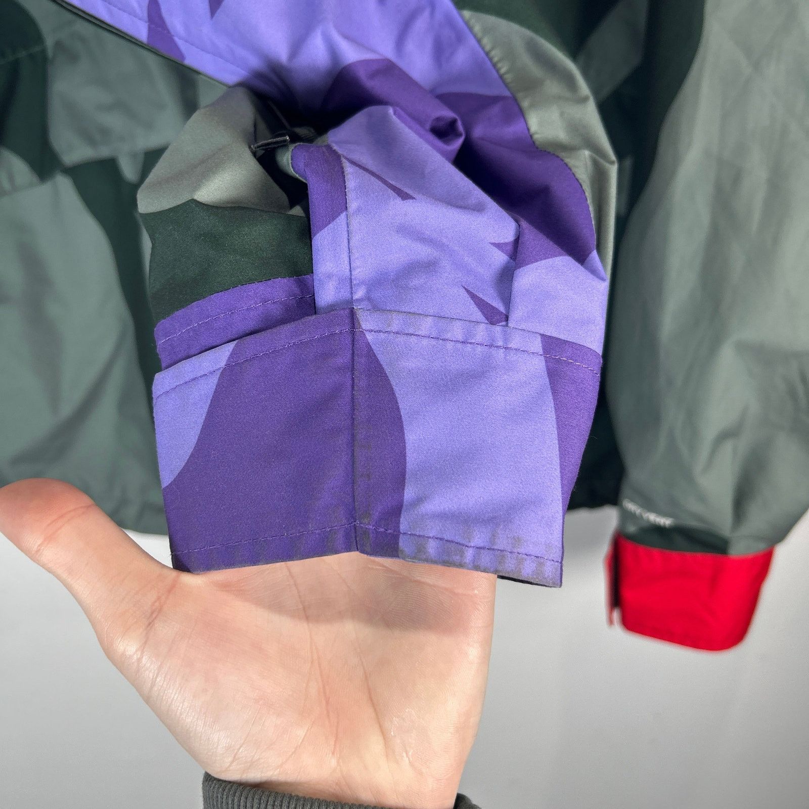 Kaws × The North Face Kaws x The North Face Retro 1986 Mountain Jacket Green Size US L / EU 52-54 / 3 - 5 Thumbnail
