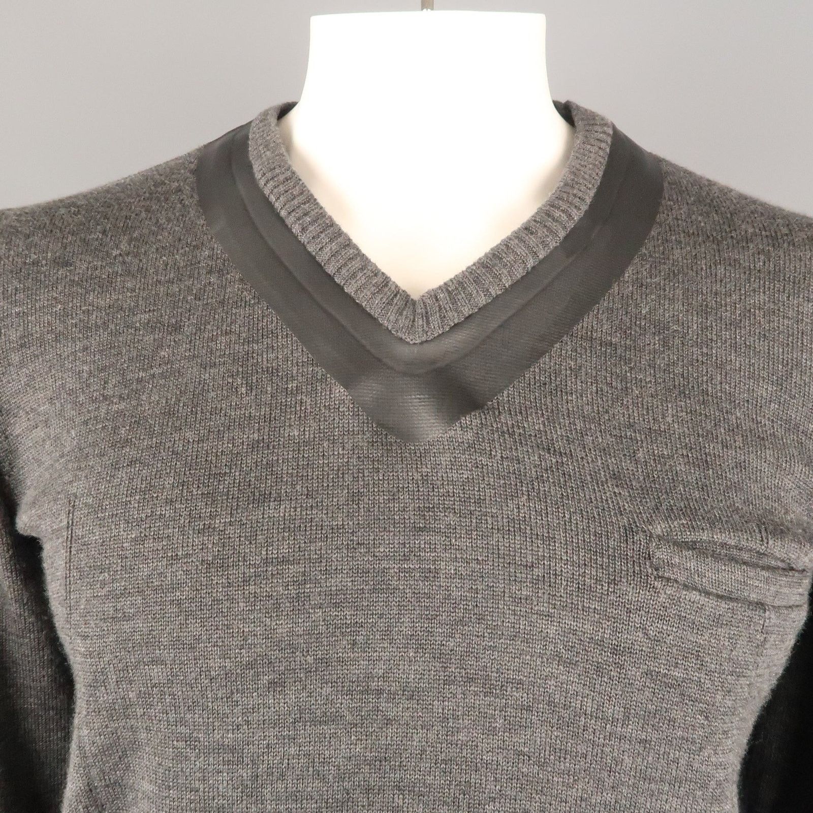 Undercover UNDERCOVER Size L Charcoal Solid Wool V-Neck Pullover Size US L / EU 52-54 / 3 - 2 Thumbnail