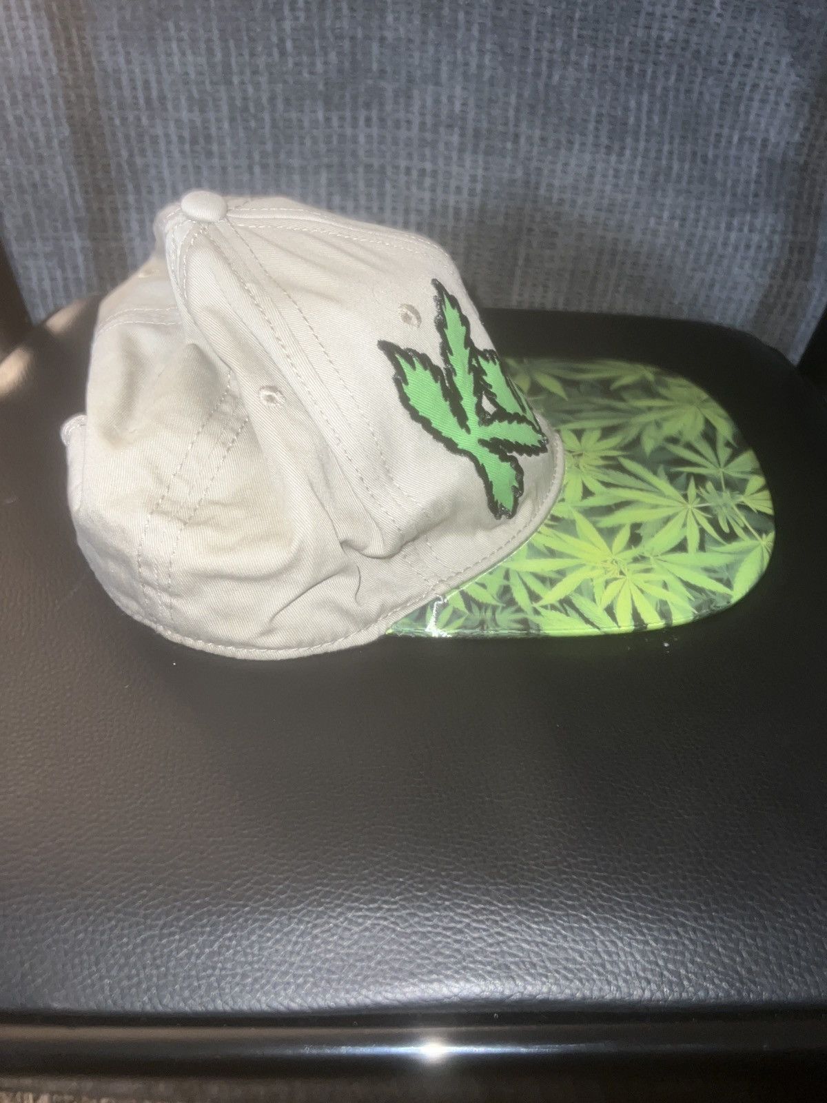 Hypebeast Bioworld Merch 3D Kush Original Snapback Size ONE SIZE - 7 Thumbnail