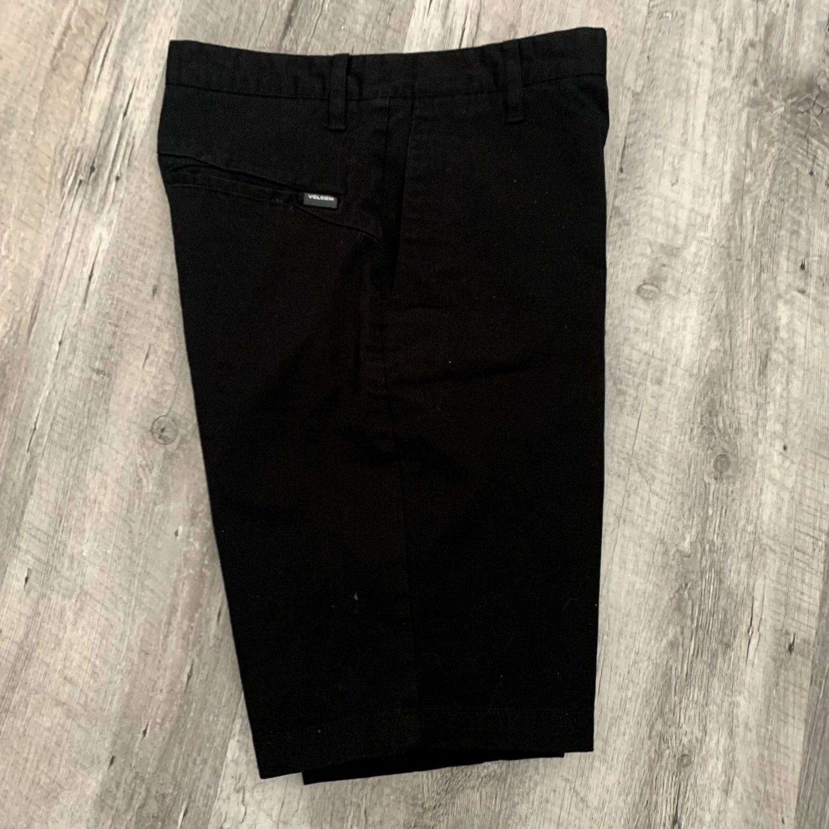 Volcom Volcom Shorts Mens Size 28 Black 10 Inch Inseam Logo Cotton Blend Flat Front Casual Outdoors Size US 28 / EU 44 - 5 Thumbnail