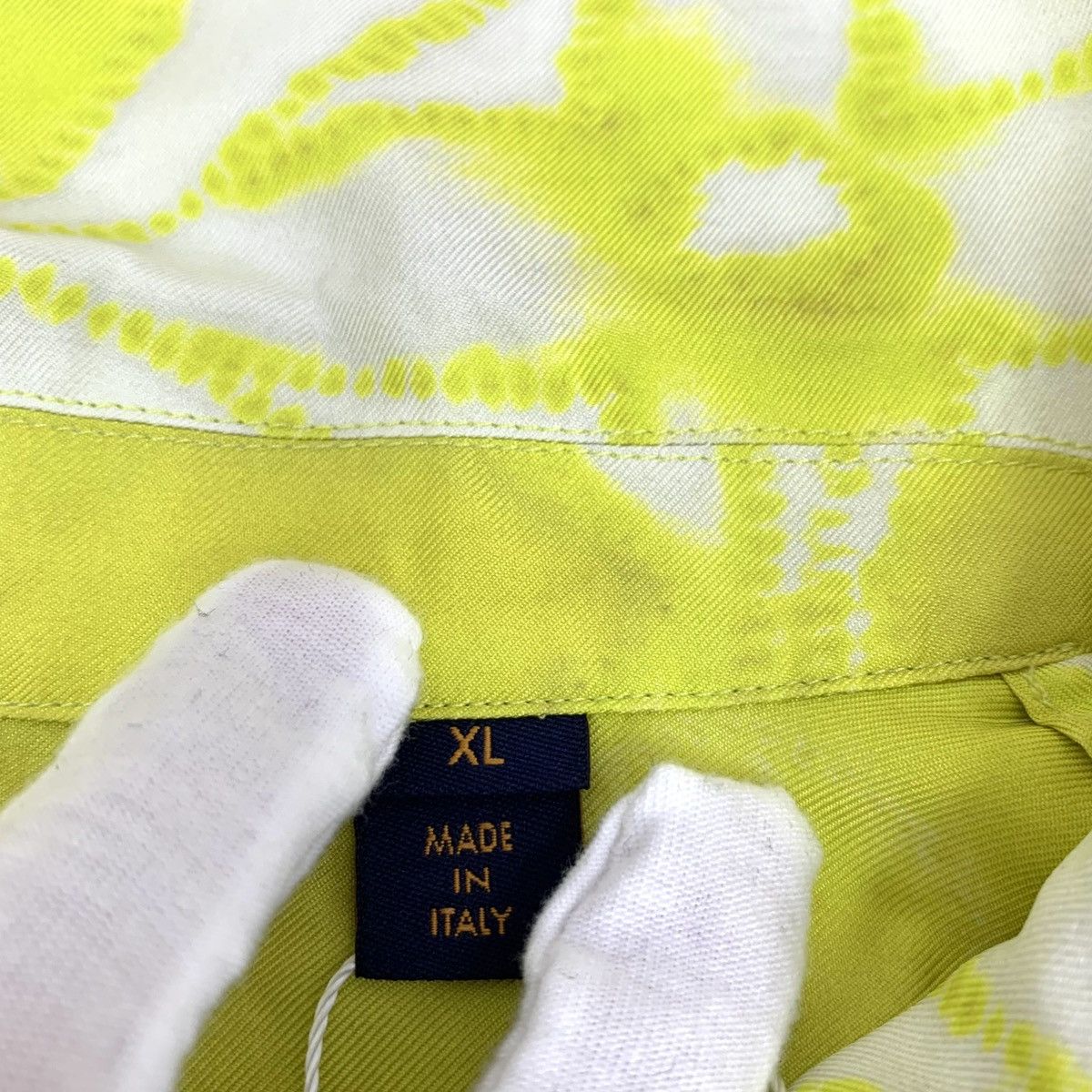 Louis Vuitton Louis Vuitton Logo Printed Silk Short Sleeve Shirt K26WX Size XL / US 12-14 / IT 48-50 - 9 Thumbnail