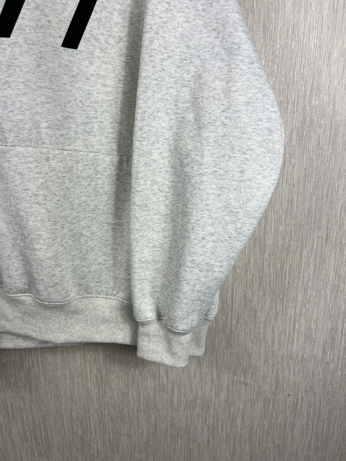 Fear of God Fear of God essentials 1977 velvet logo light gray hoodie Size US S / EU 44-46 / 1 - 9 Thumbnail