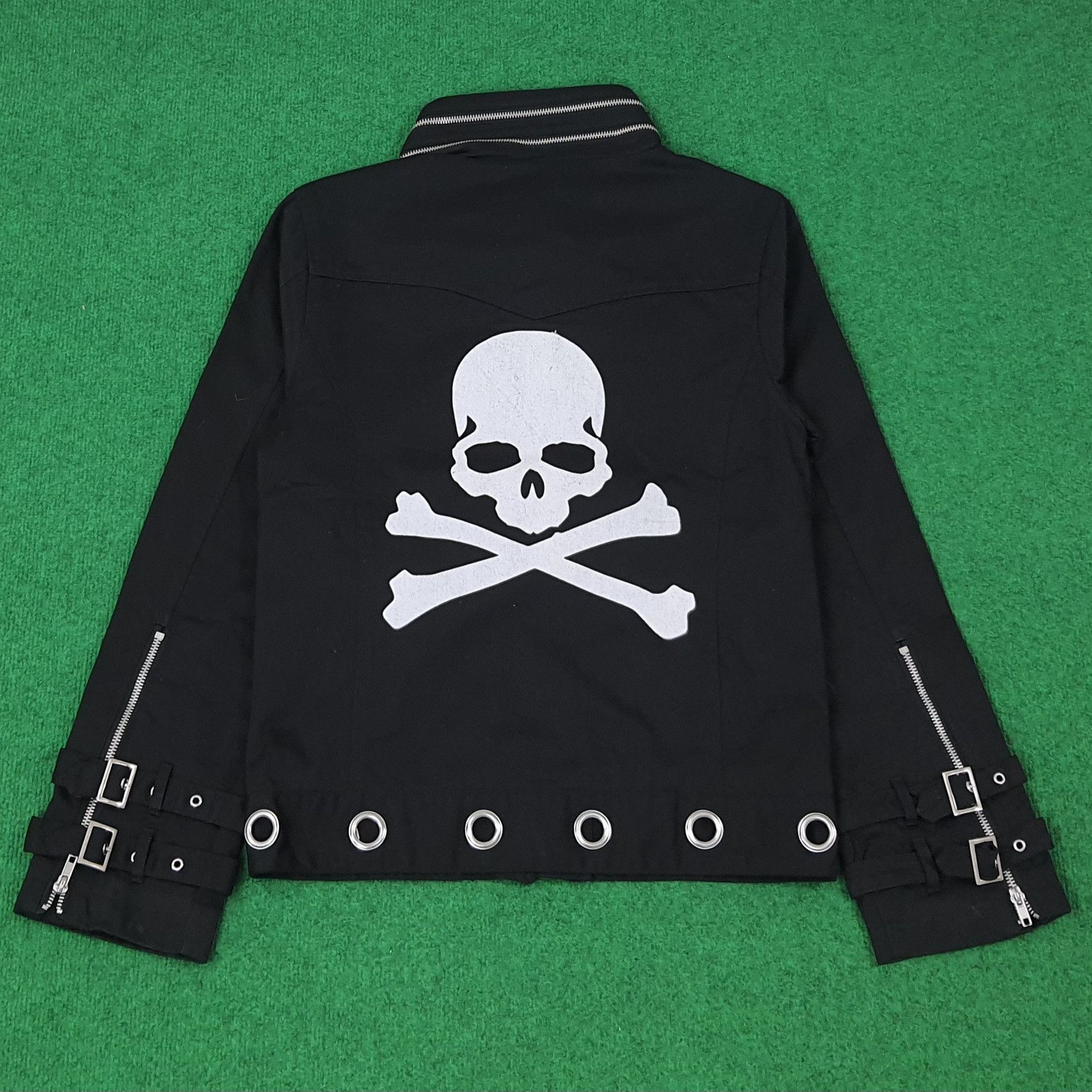 Devil N Bass | Grailed