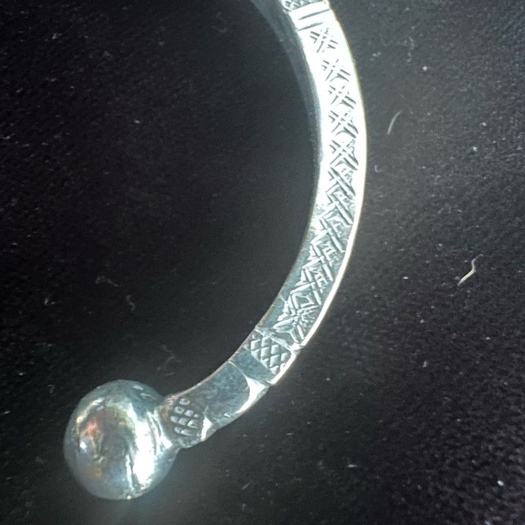 Manebi Vintage mande’ Women's Silver Cuff Bracelet 6.25 Inches Size ONE SIZE - 8 Thumbnail