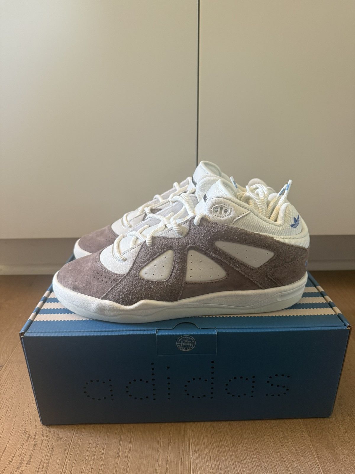 Adidas Adidas Bad Bunny Badbo 1.0 Size 8.5 Mens 0640/1994 In Hand Size US 8.5 / EU 41-42 - 7 Thumbnail
