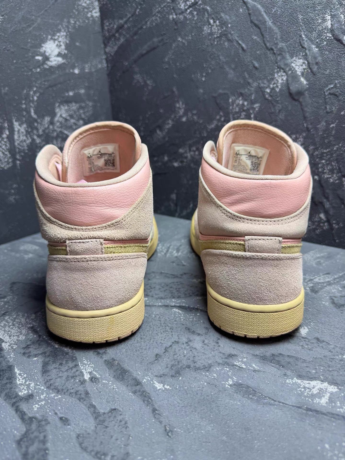 Nike Air Jordan 1 Mid Coral Gold Dirty Pink Suede Q10 Size US 8.5 / EU 41-42 - 7 Thumbnail